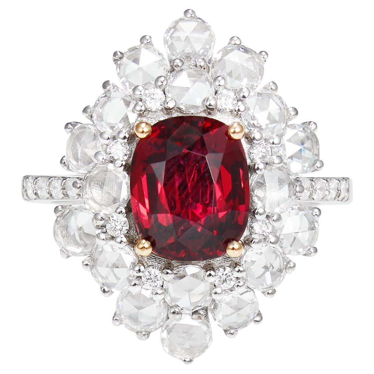 2,6 Karat burmesischer roter Spinell Ring mit Diamant in 18 Karat Weiß- und Gelbgold