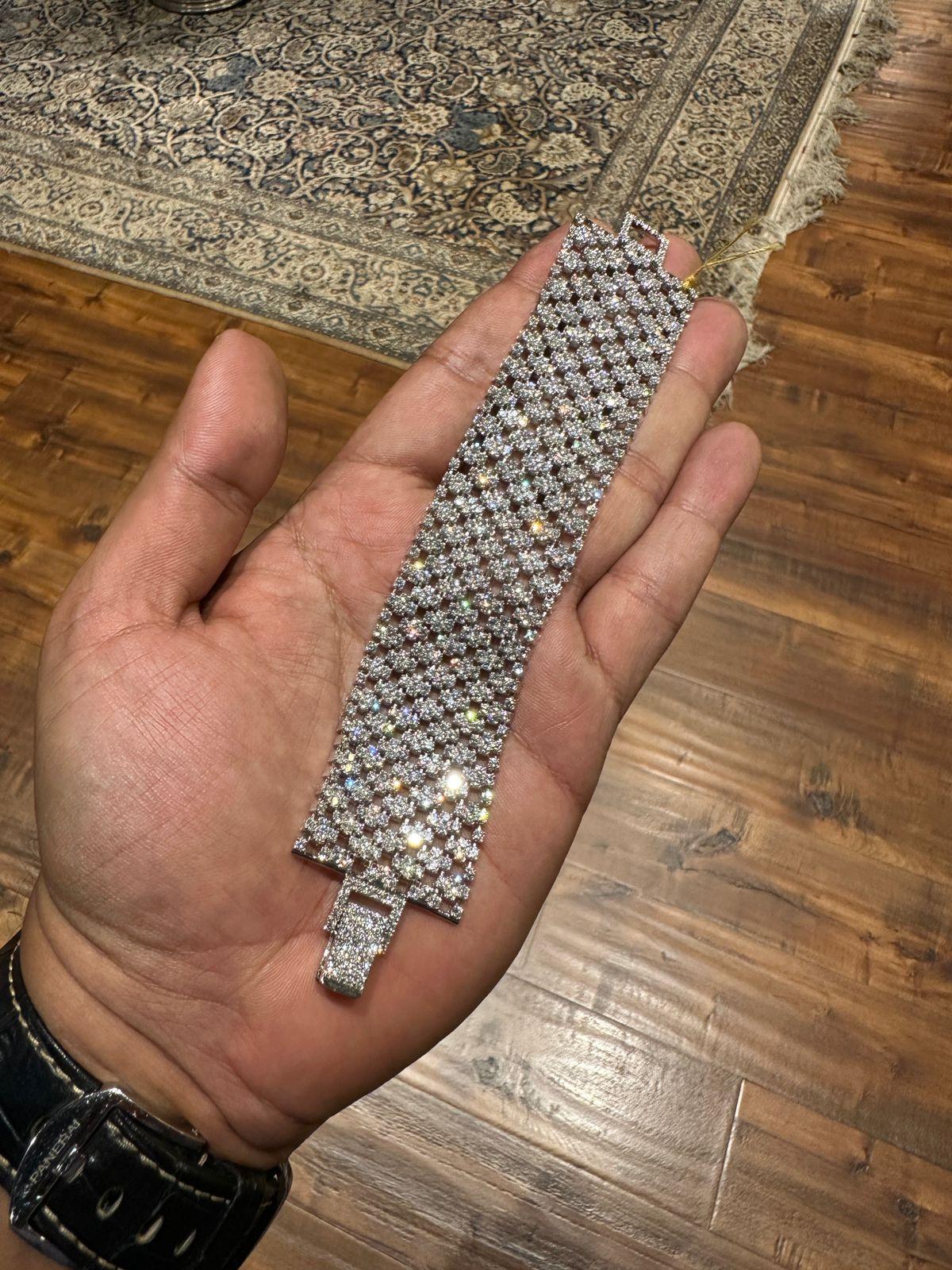 26 Karat Diamanten und Perlen Ohrringe 18k Weißgold Lang Flatterhaft Flexibel im Angebot 10