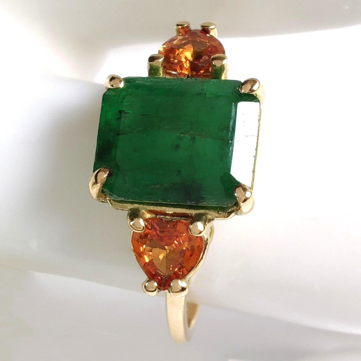 Women's  2.6 Carat  Emerald Citrines  Ring
