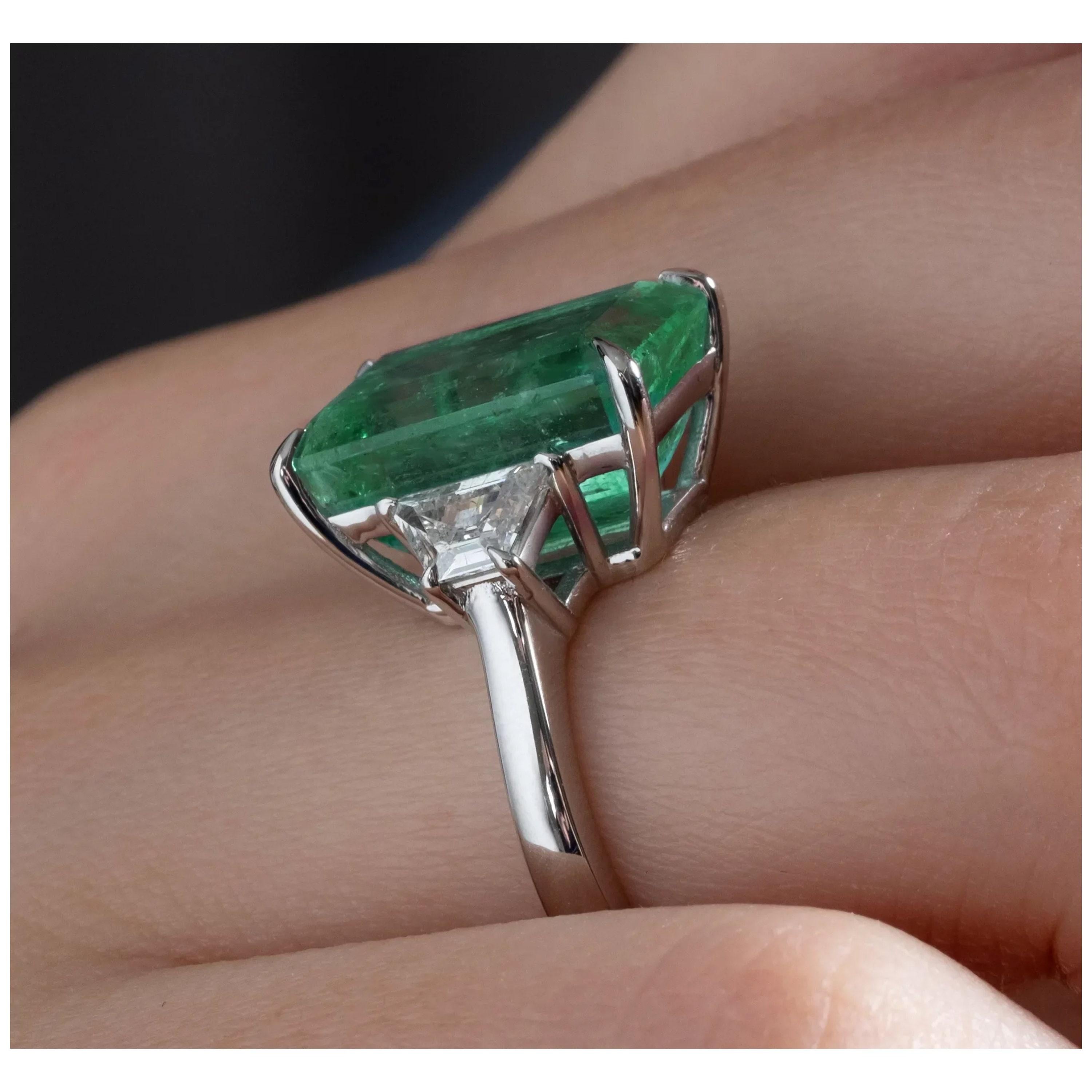 For Sale:  6 Carat Natural Emerald Diamond Engagement Ring Set in 18K Gold, Cocktail Ring 4