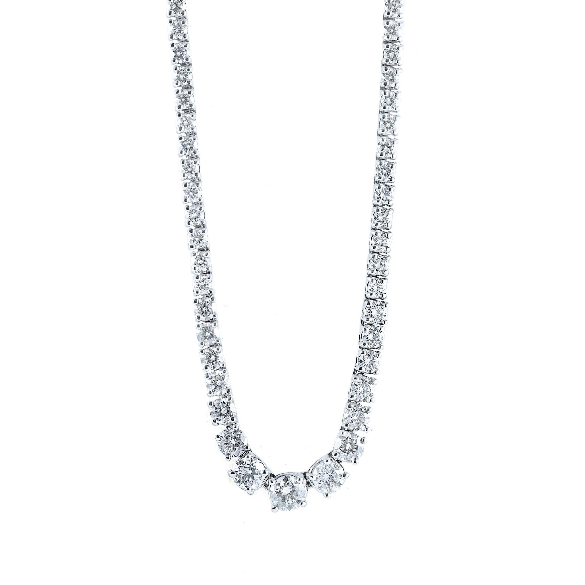 Collier de tennis en or blanc 18 carats à diamants gradués de 26 carats, serti à 4 branches Neuf - En vente à New York, NY