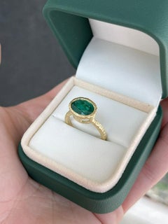 2.6 Carat Oval Statement 18K White Gold A Classic Statement