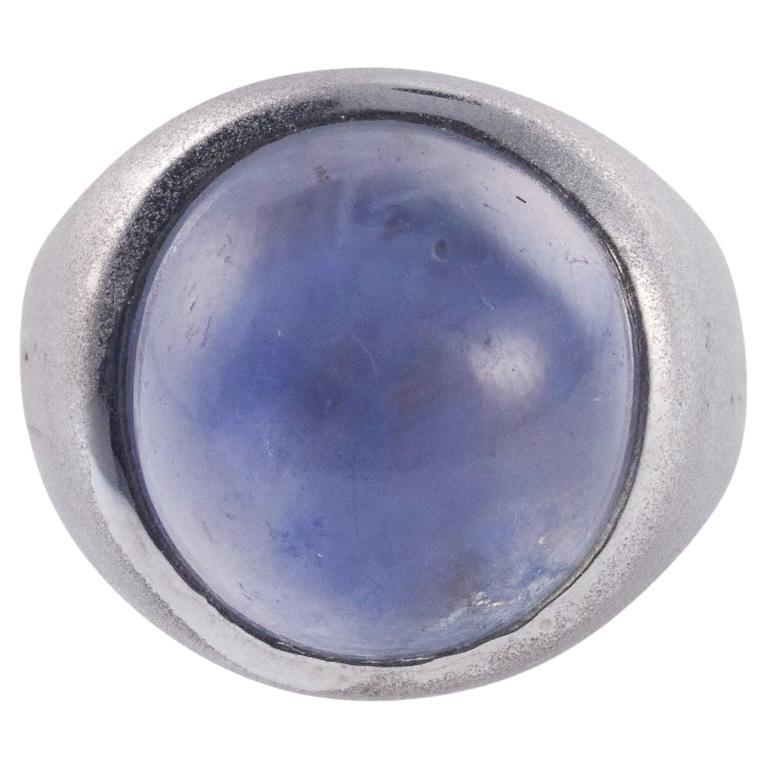 26 Carat Star Sapphire Cabochon Platinum Ring For Sale