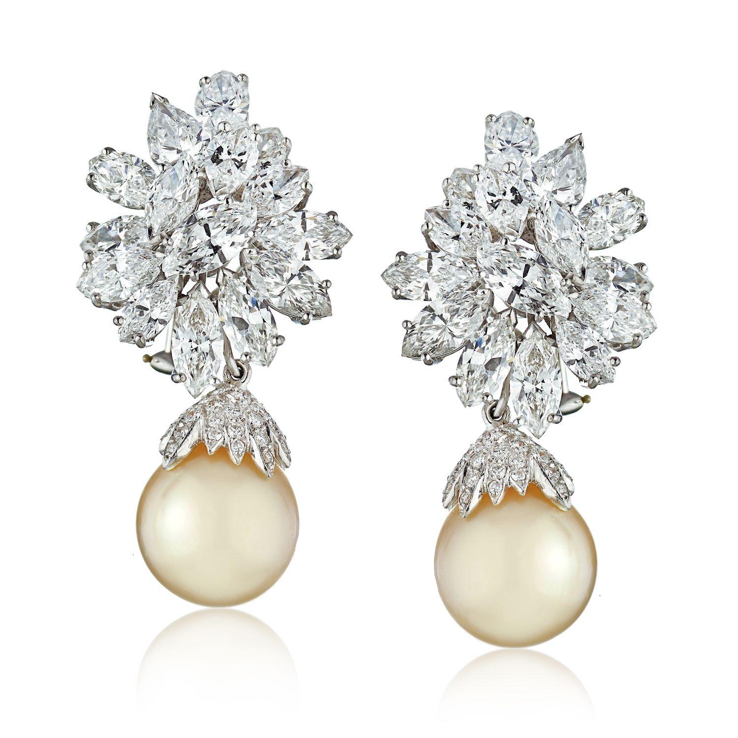 26 Carats Diamond Cluster and Pearl Drop Platinum Earrings In Excellent Condition In New York, NY