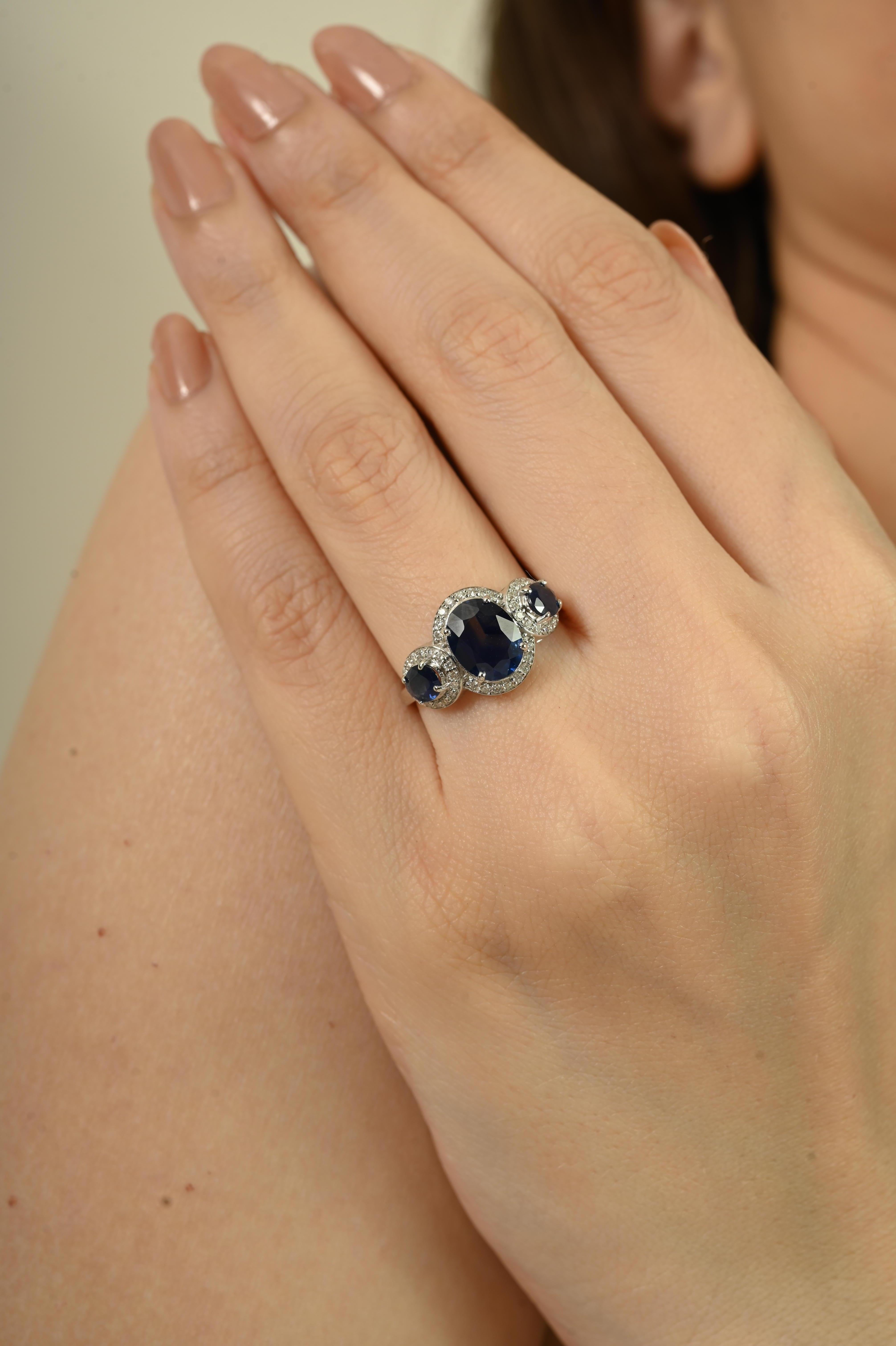 En vente :  2.6 Ct Deep Blue Sapphire and Diamond Three-Stone Ring in 14K White Gold Jewelry 8