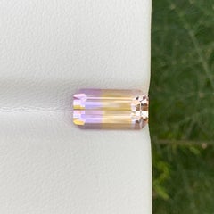 2,6 Karat Pastellgelb mit zartem Lavendel Ametrin Smaragdschliff Edelstein