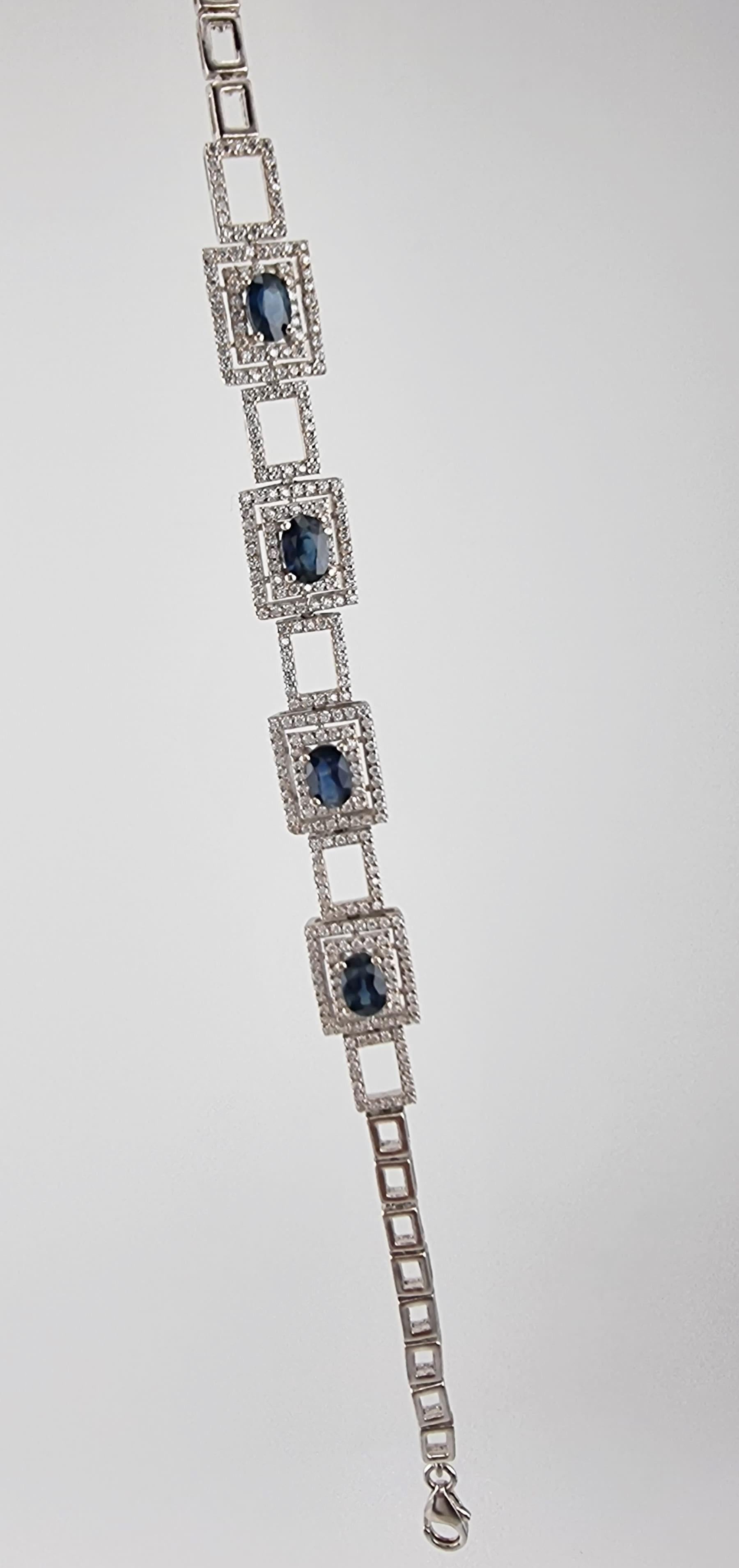 Women's 2.6 ctw Natural Blue Sapphire Square Tennis Bracelet For Sale