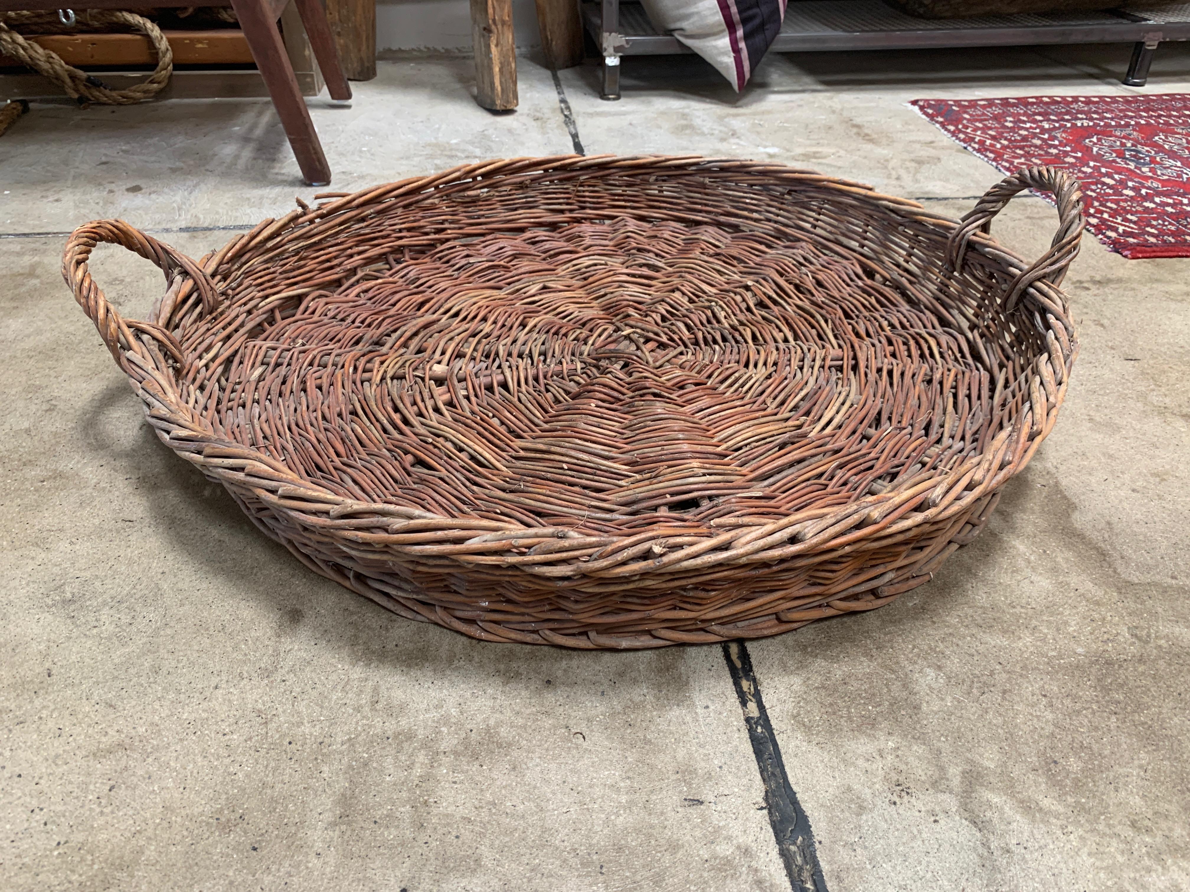 flat baskets with handle