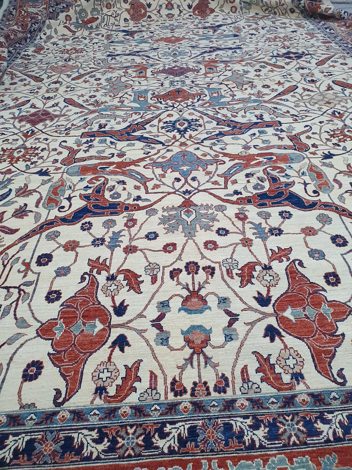 Wool 26 x 18 ft Palace Size Rug in Style of Farahan hand knotted 800 x 550 cm