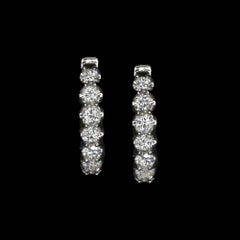 Orecchini a cerchio con diamanti in oro bianco 14K da 2,60 carati
