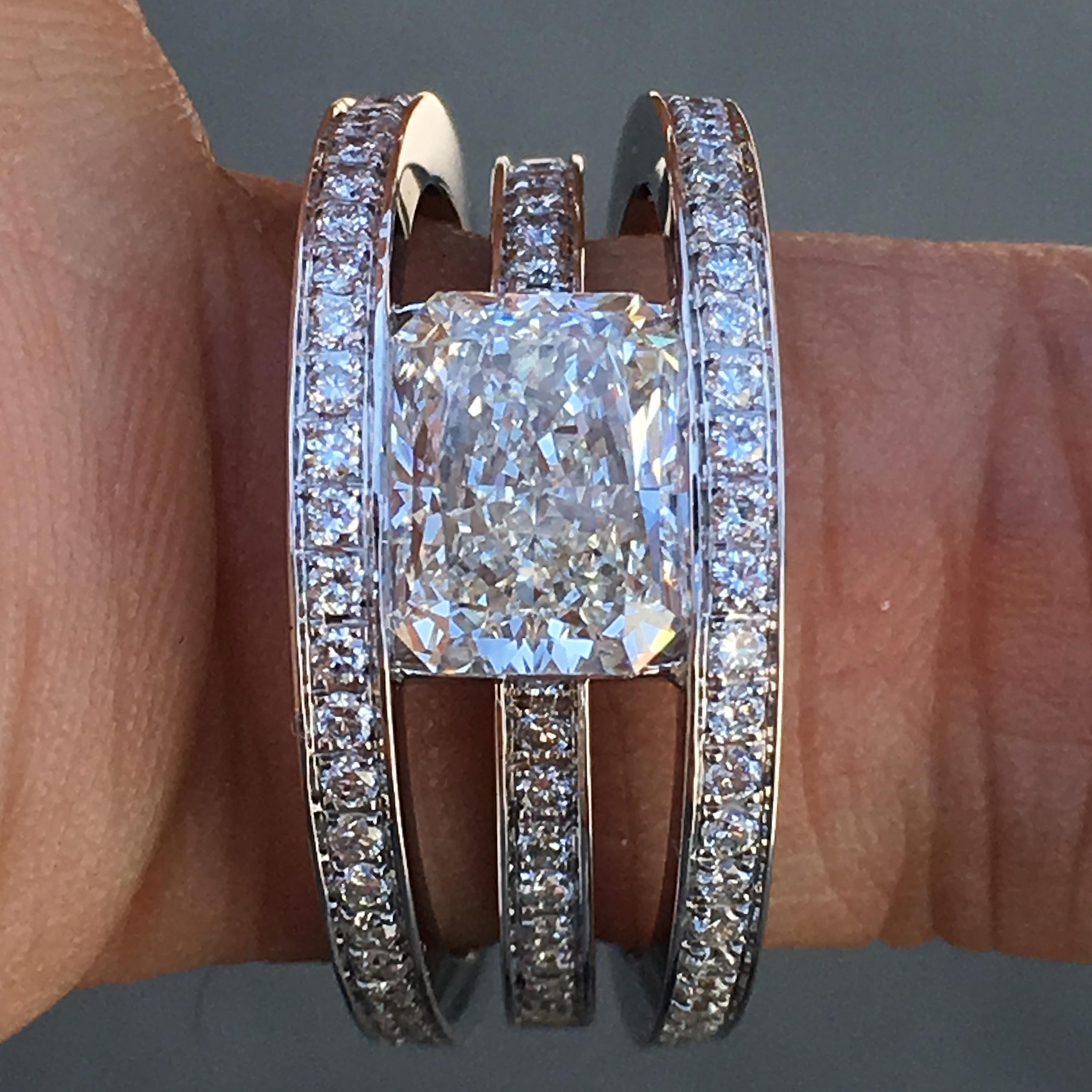 2,60 quilates aprox. Tw Centro Radiante 3 Filas, Ben Dannie Corte radiante en venta