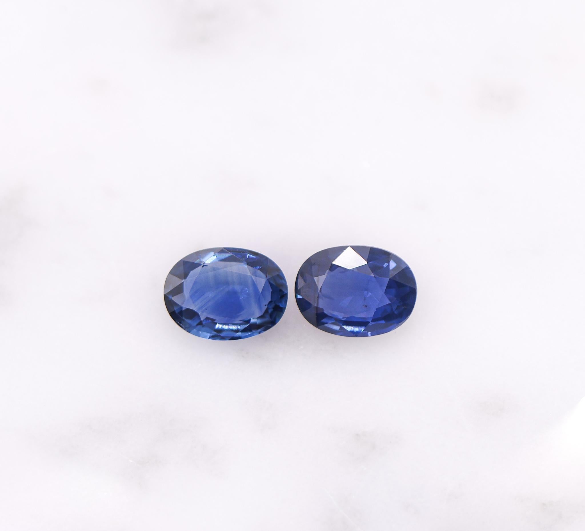 Women's 2.60 Carat Blue Sapphire Loose Gemstone Oval 8x6mm For Sale