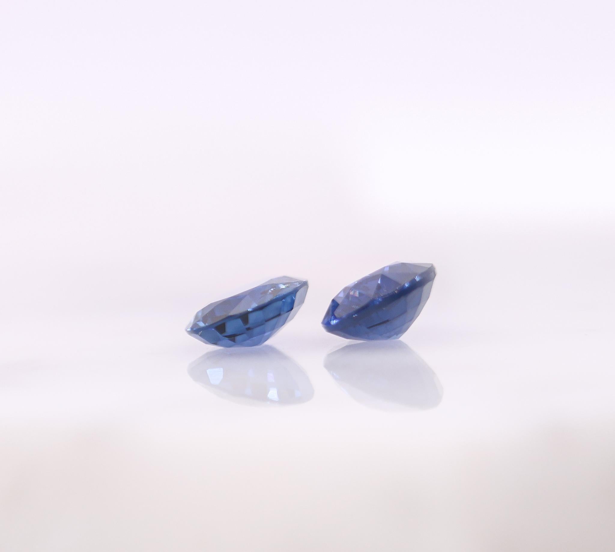 2.60 Carat Blue Sapphire Loose Gemstone Oval 8x6mm For Sale 3