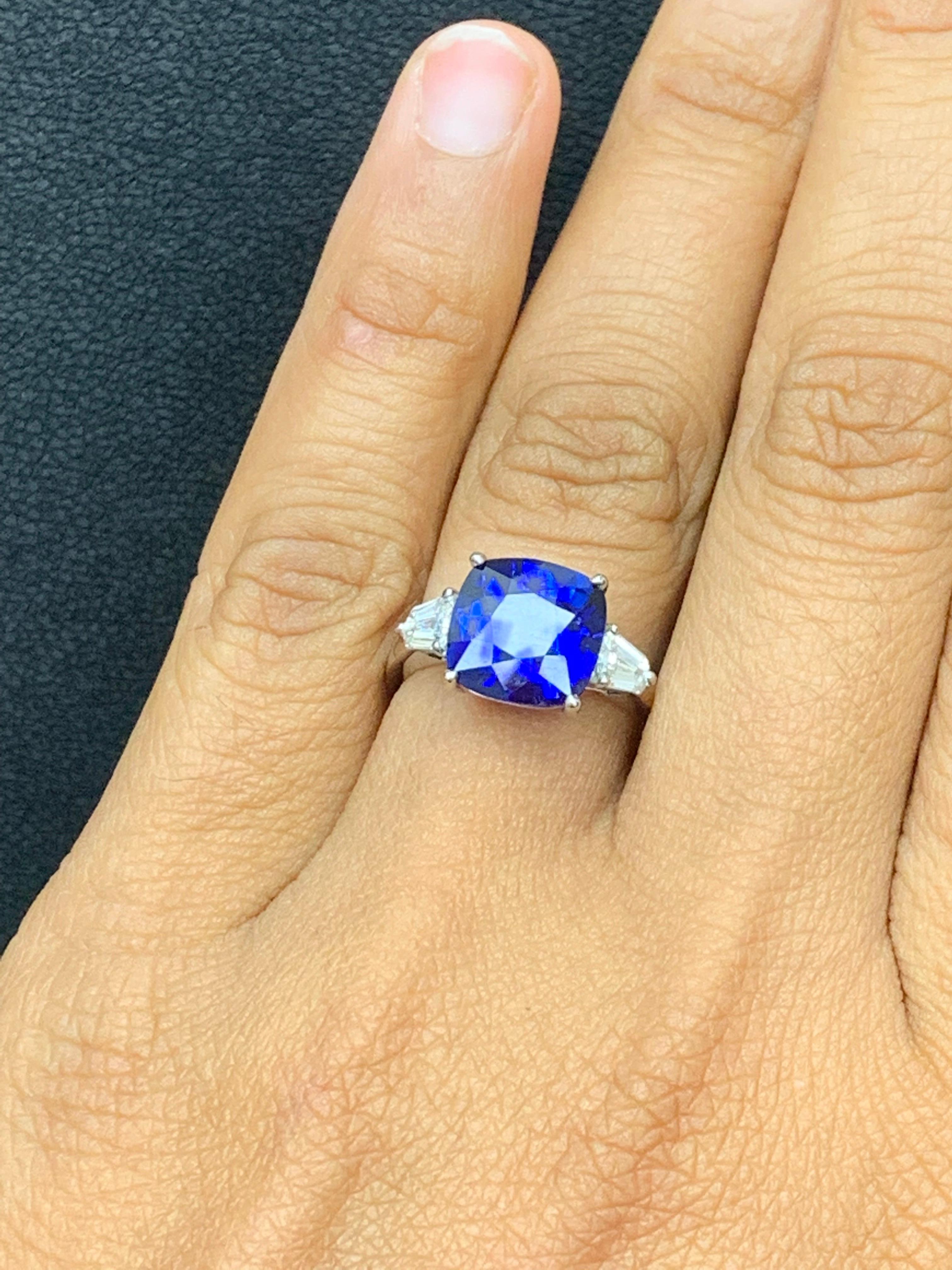 2.60 Carat Cushion Cut Blue Sapphire Diamond Three-Stone Ring in Platinum For Sale 2