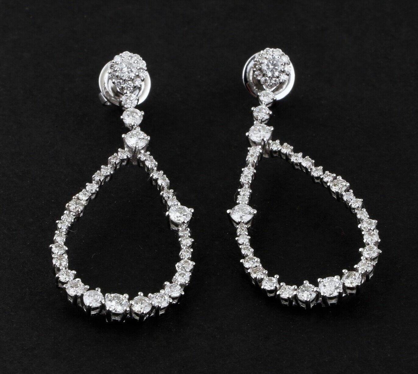 Modern 2.60 Carat Diamond 18 Karat White Gold Earrings For Sale