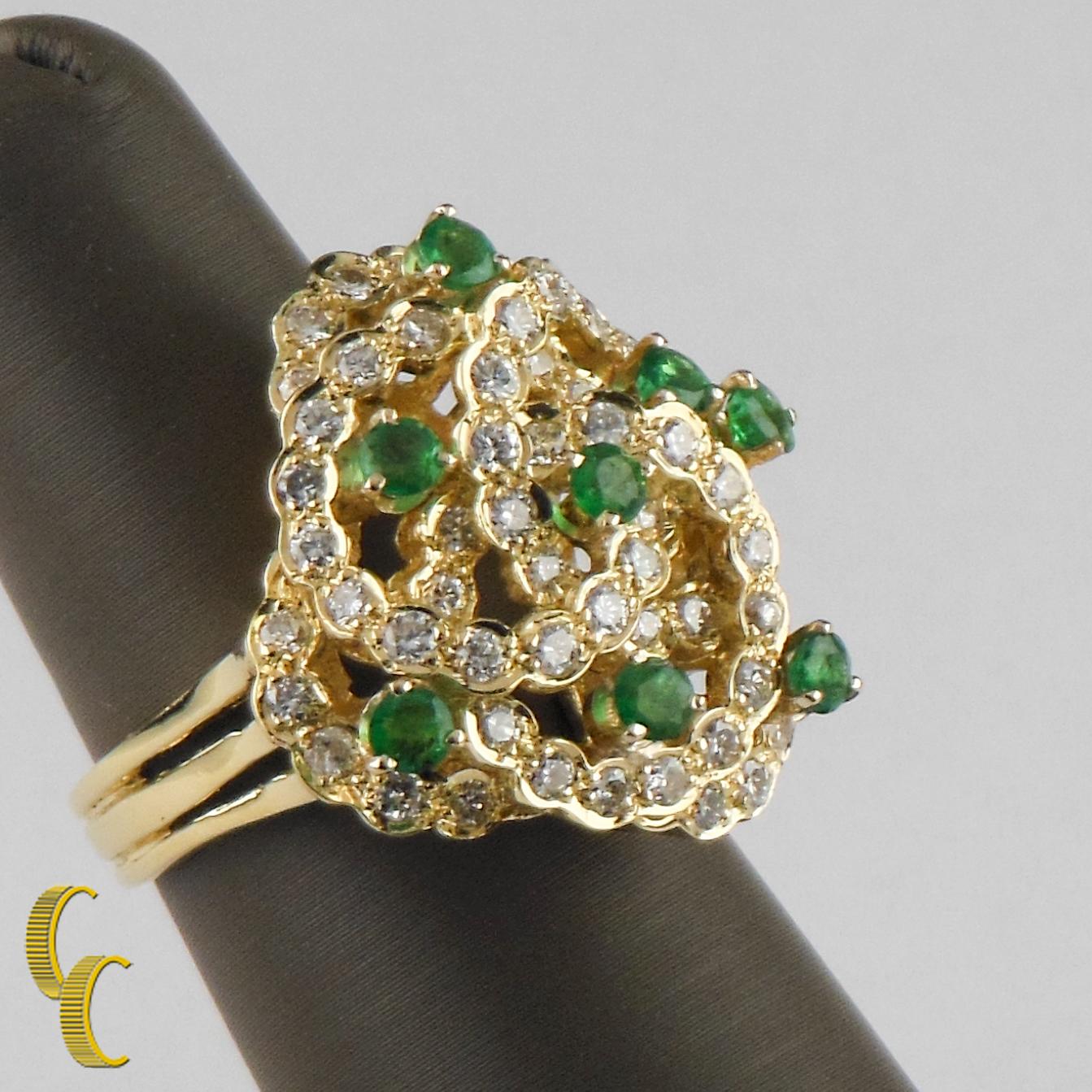 Women's or Men's 2.60 Carat Diamond and Emerald 18 Karat Yellow Gold Cocktail Ring For Sale