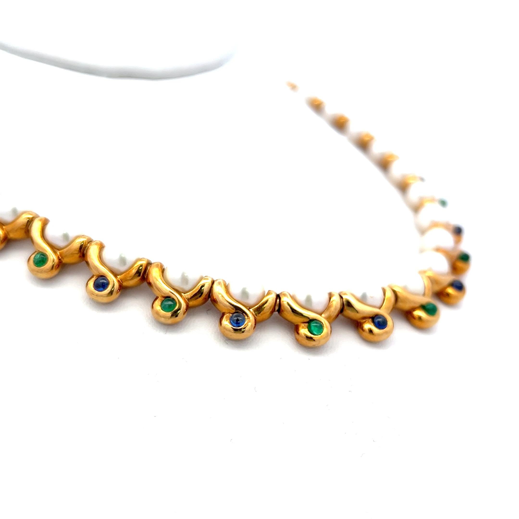 2,60 Karat Smaragd und Saphir 6.1-7.1MM Perle 18K YG Gliederhalskette (Rundschliff) im Angebot