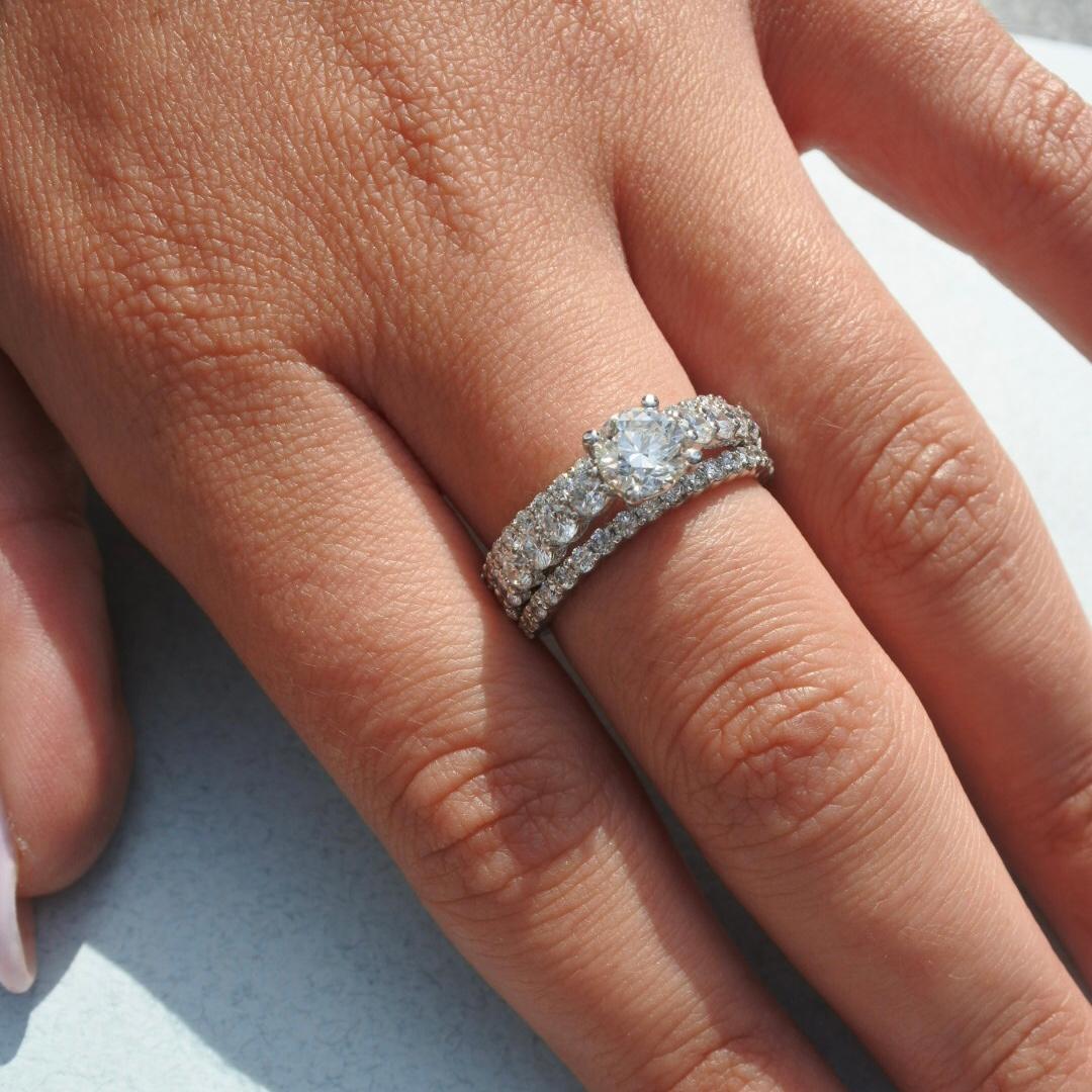 Art Deco 2.60 Carat GIA 3 Row Diamond Ring in 14 Karat White Gold - Shlomit Rogel For Sale