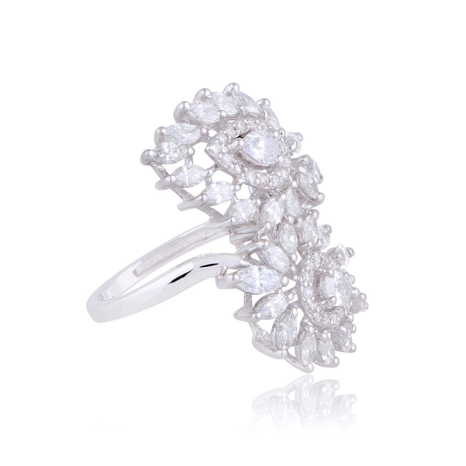 Moderne Bague feuille en or 14 carats avec diamants en forme de poire marquise de 2,60 carats en vente