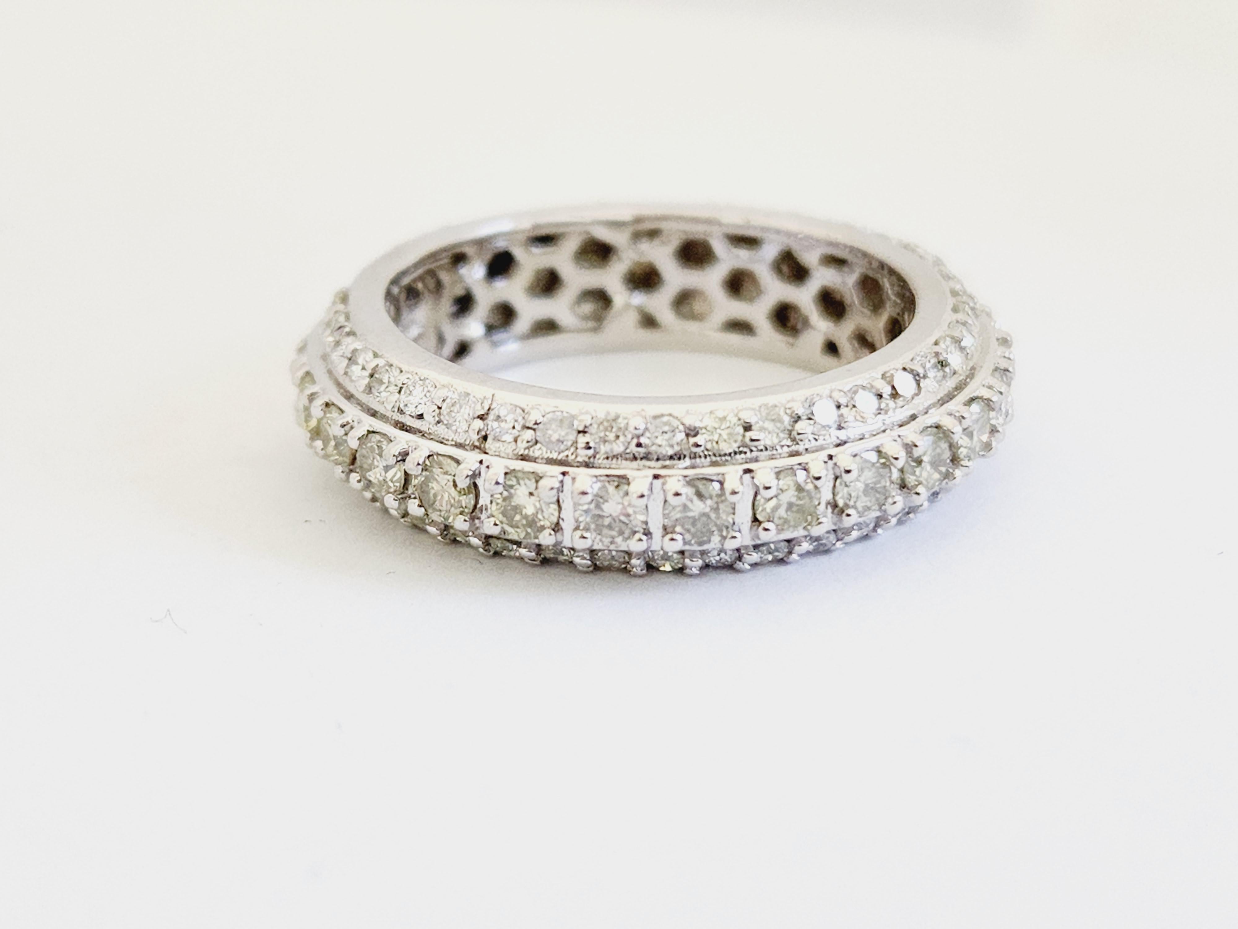 2.60 Carat Natural Diamond Eternity Band 14 Karat White Gold Ring In New Condition For Sale In Great Neck, NY