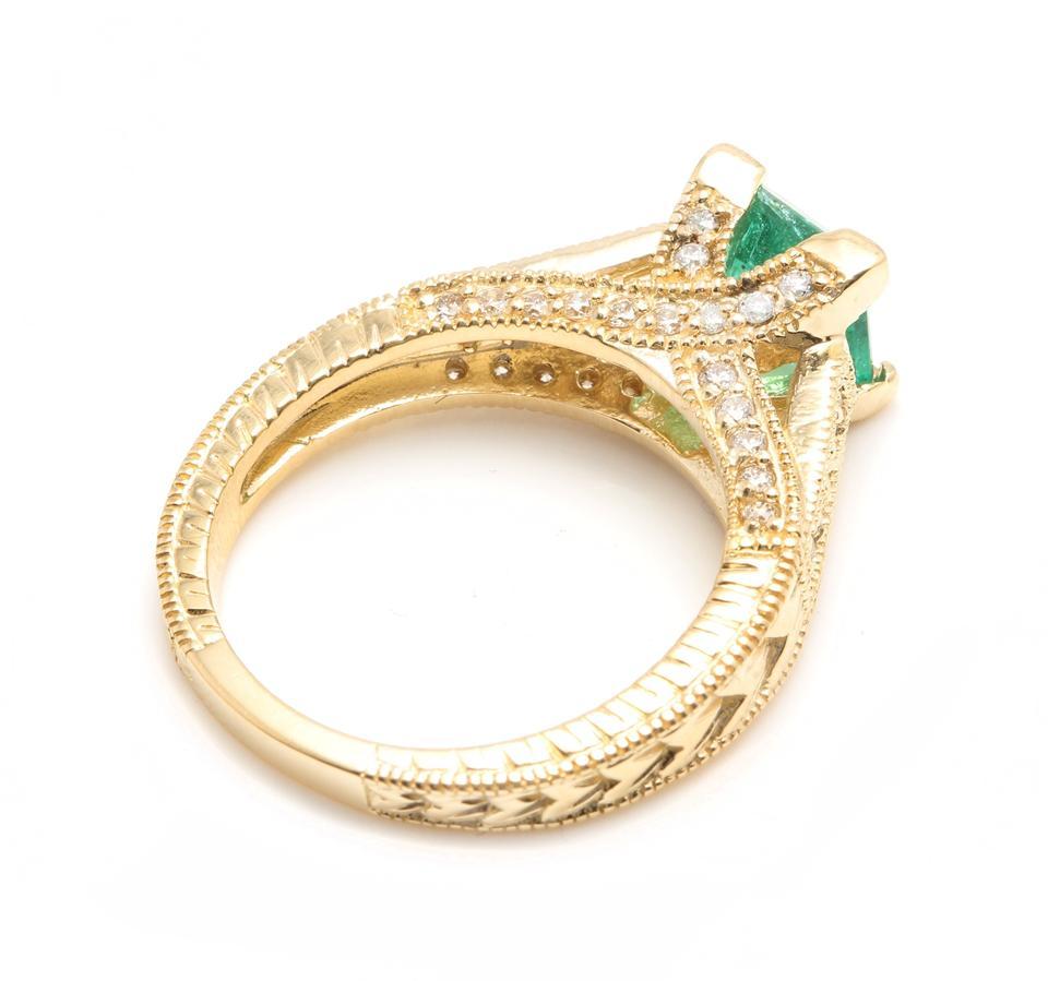 2.60 Carat Natural Emerald and Diamond 14 Karat Solid Yellow Gold Ring In New Condition For Sale In Los Angeles, CA