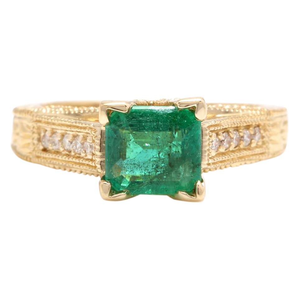 2.60 Carat Natural Emerald and Diamond 14 Karat Solid Yellow Gold Ring For Sale