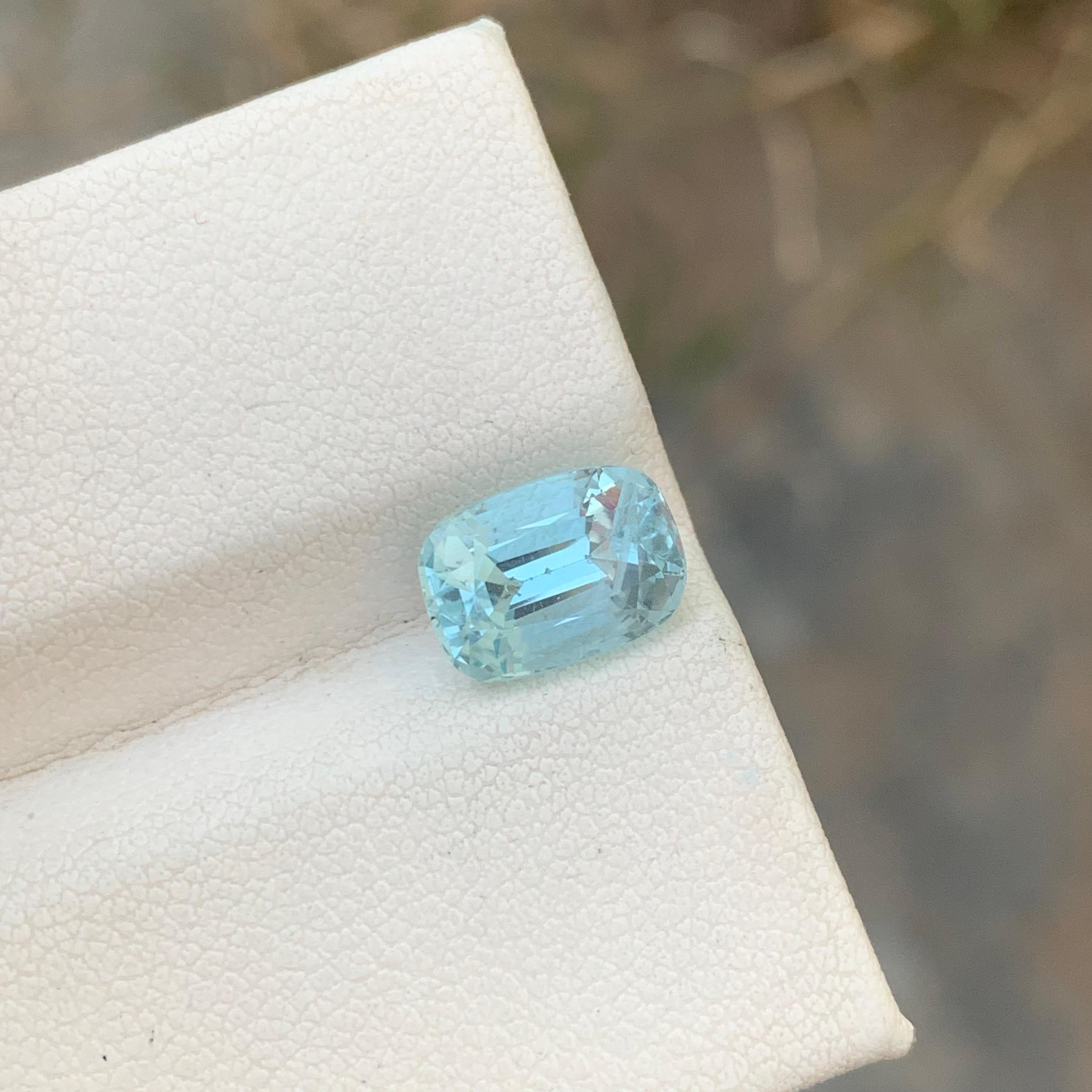 2.60 Carat Natural Loose Aquamarine Cushion Shape Gem For Jewellery Making  In New Condition For Sale In Peshawar, PK