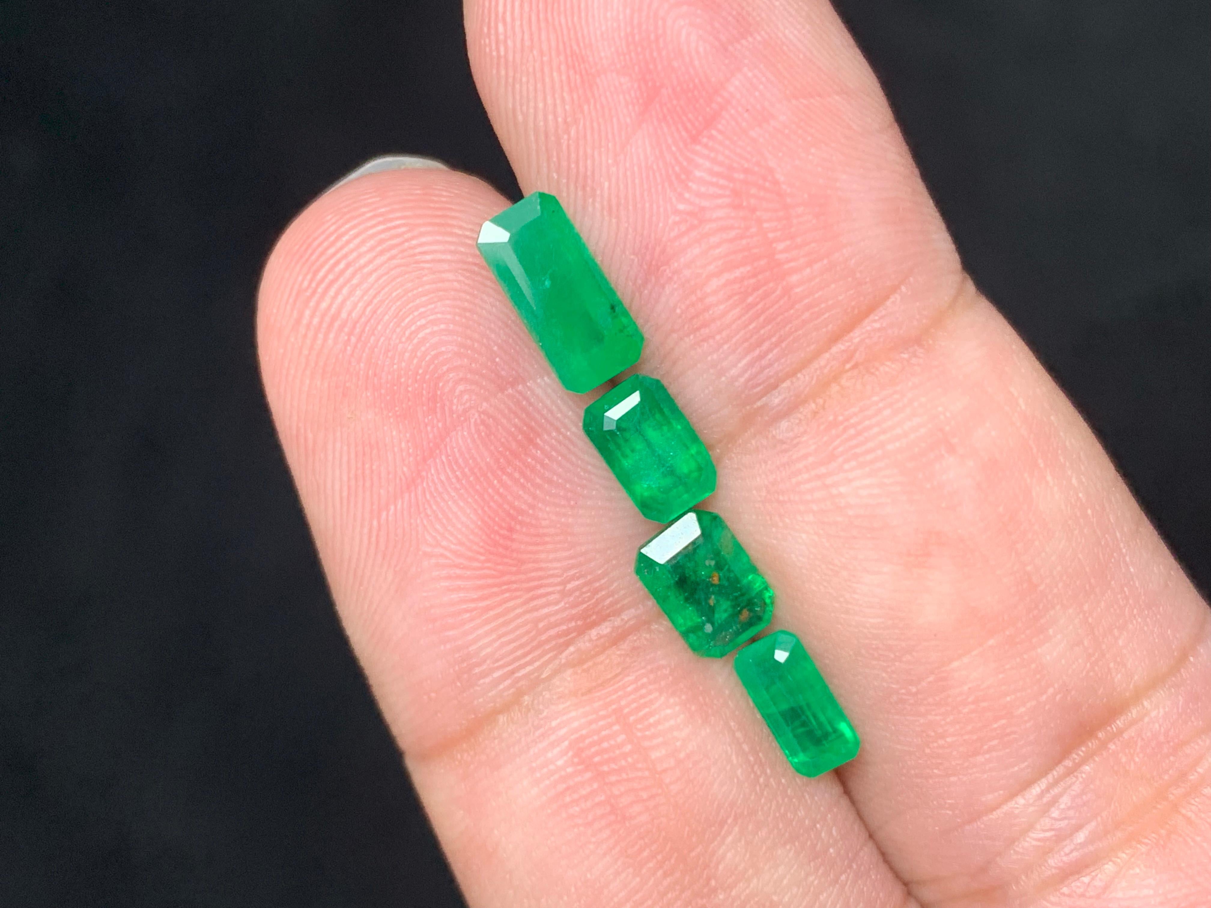 Arts and Crafts 2.60 Carat Natural Loose Emerald Lot From Swat Mine, Pakistan For Sale