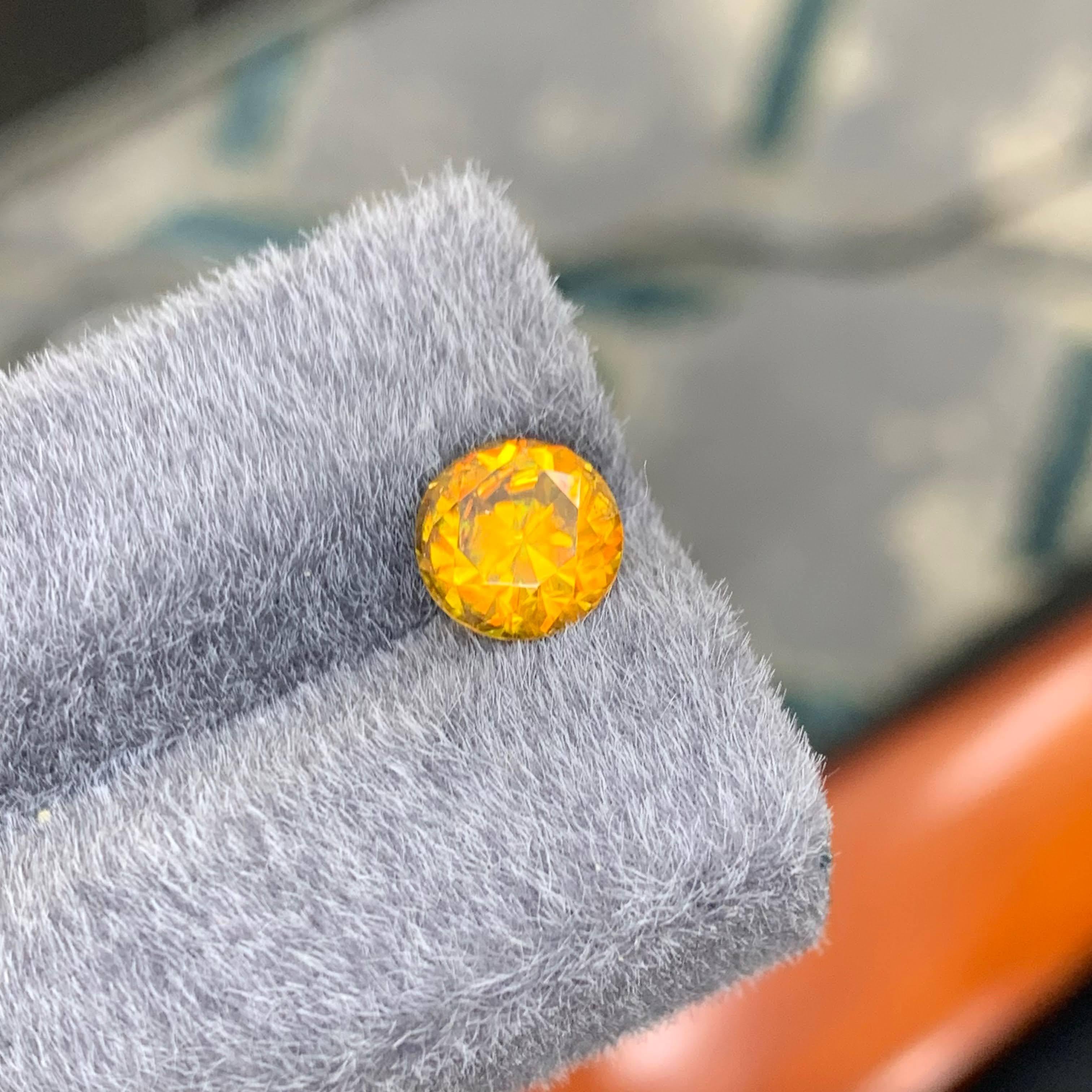 2,60 Quilates Piedra Esfena Natural Suelta Efecto Fuego Talla Redonda Gema Paquistaní en venta 4