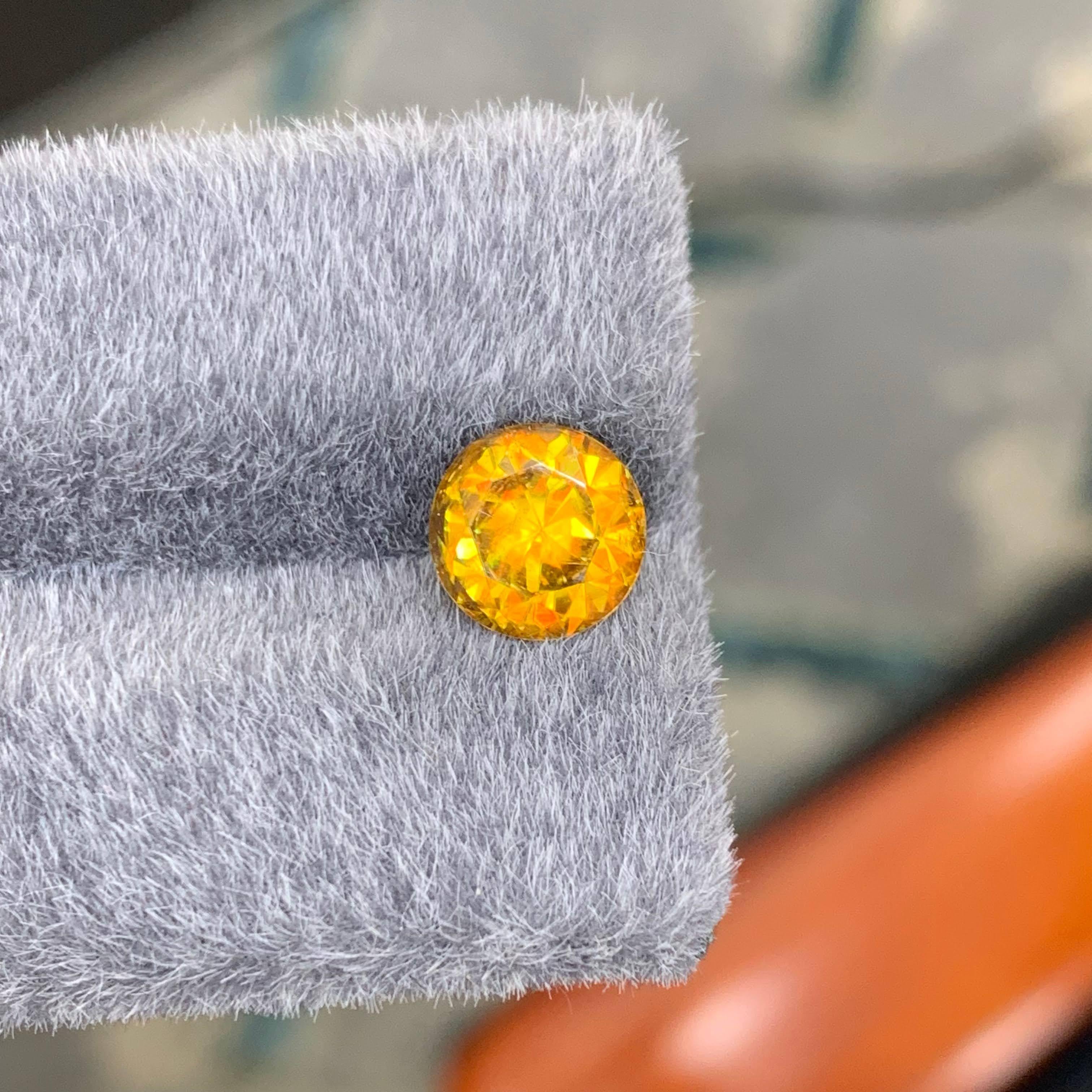 2,60 Quilates Piedra Esfena Natural Suelta Efecto Fuego Talla Redonda Gema Paquistaní en venta 1