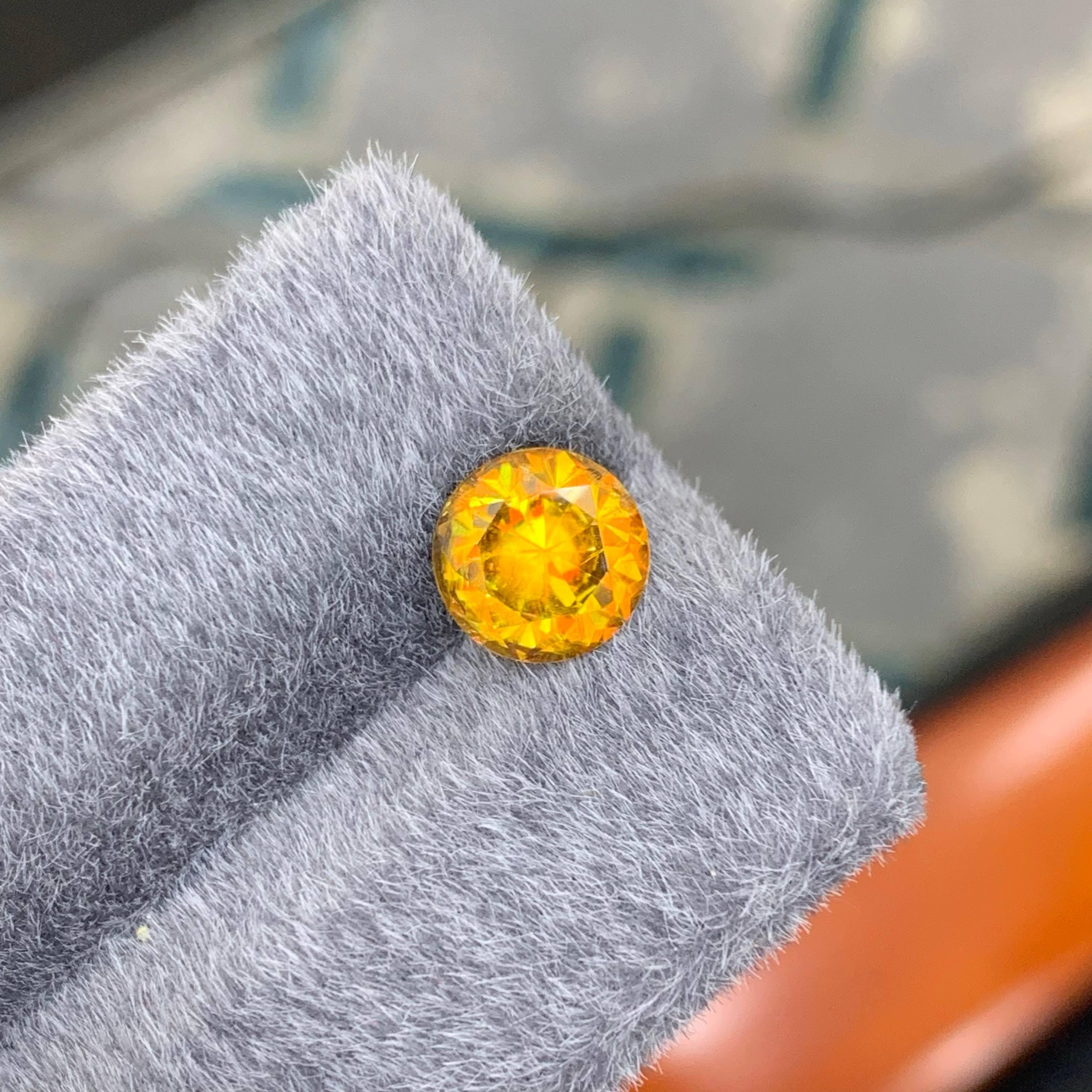 2,60 Quilates Piedra Esfena Natural Suelta Efecto Fuego Talla Redonda Gema Paquistaní en venta 2