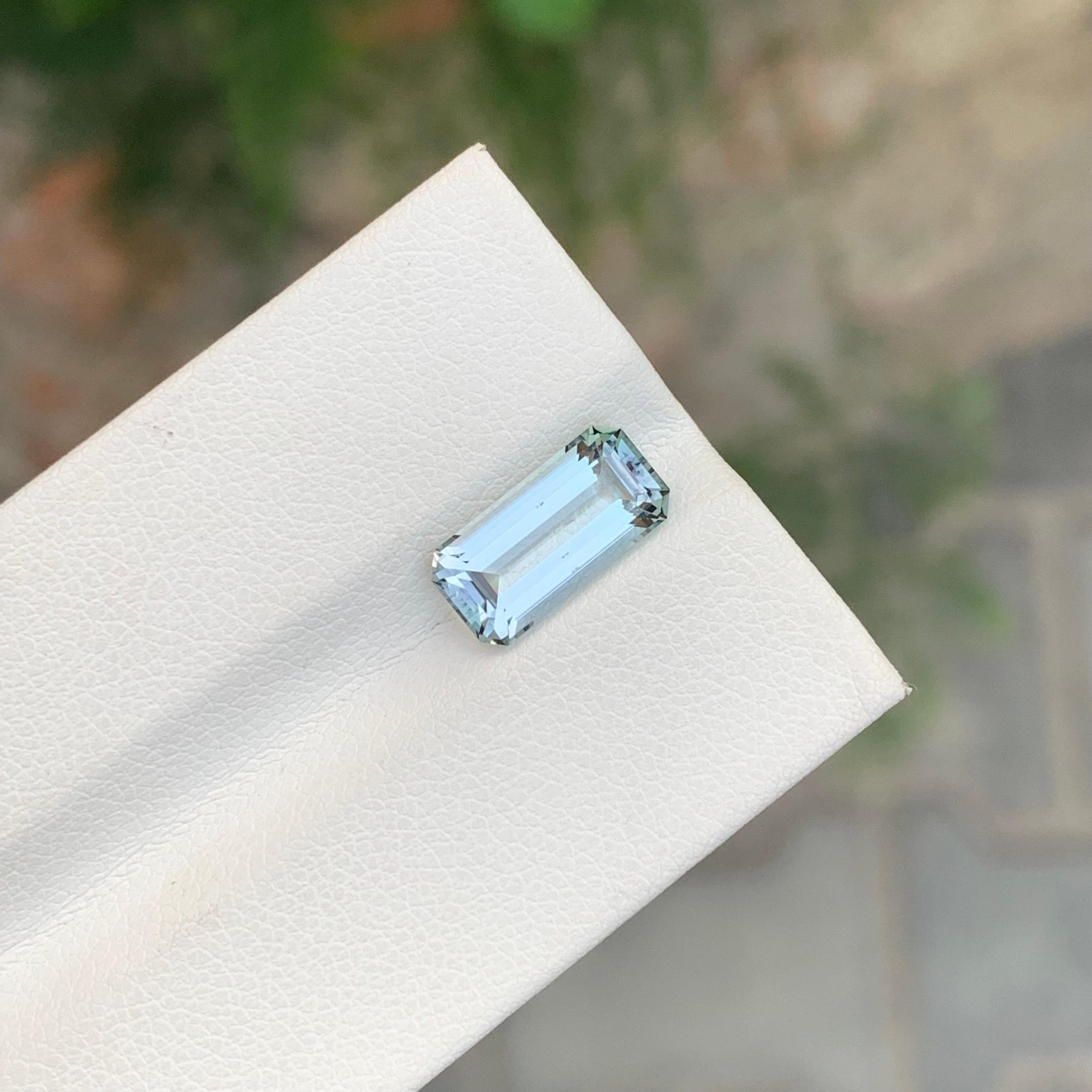 Pierre précieuse naturelle non sertie de 2.60 carats, tourmaline émeraude de forme émeraude Neuf - En vente à Peshawar, PK