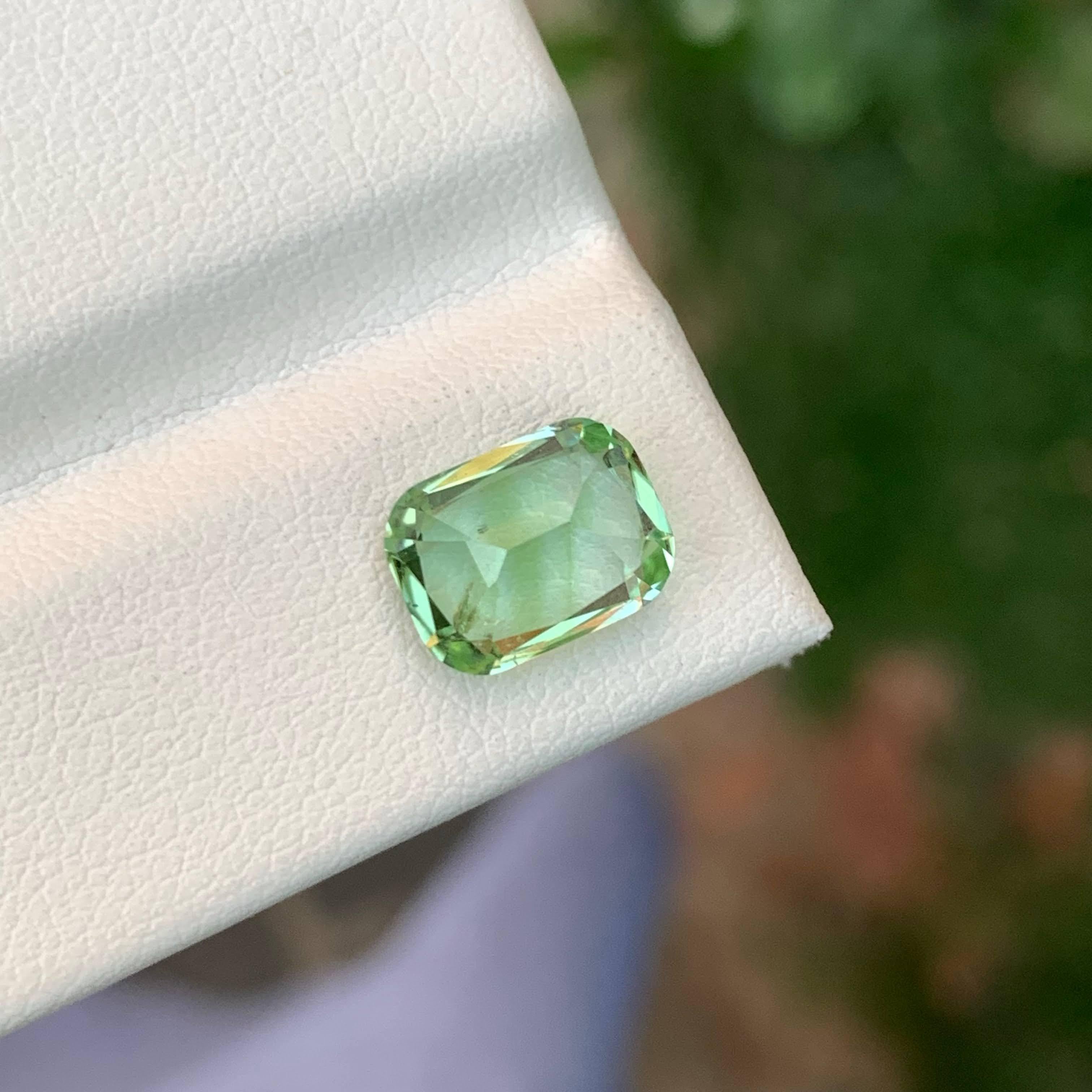 Taille coussin 2.60 Carat Natural Loose Mint Green Tourmaline Stone Cushion Cut Afghan Gemstone (pierre précieuse afghane) en vente