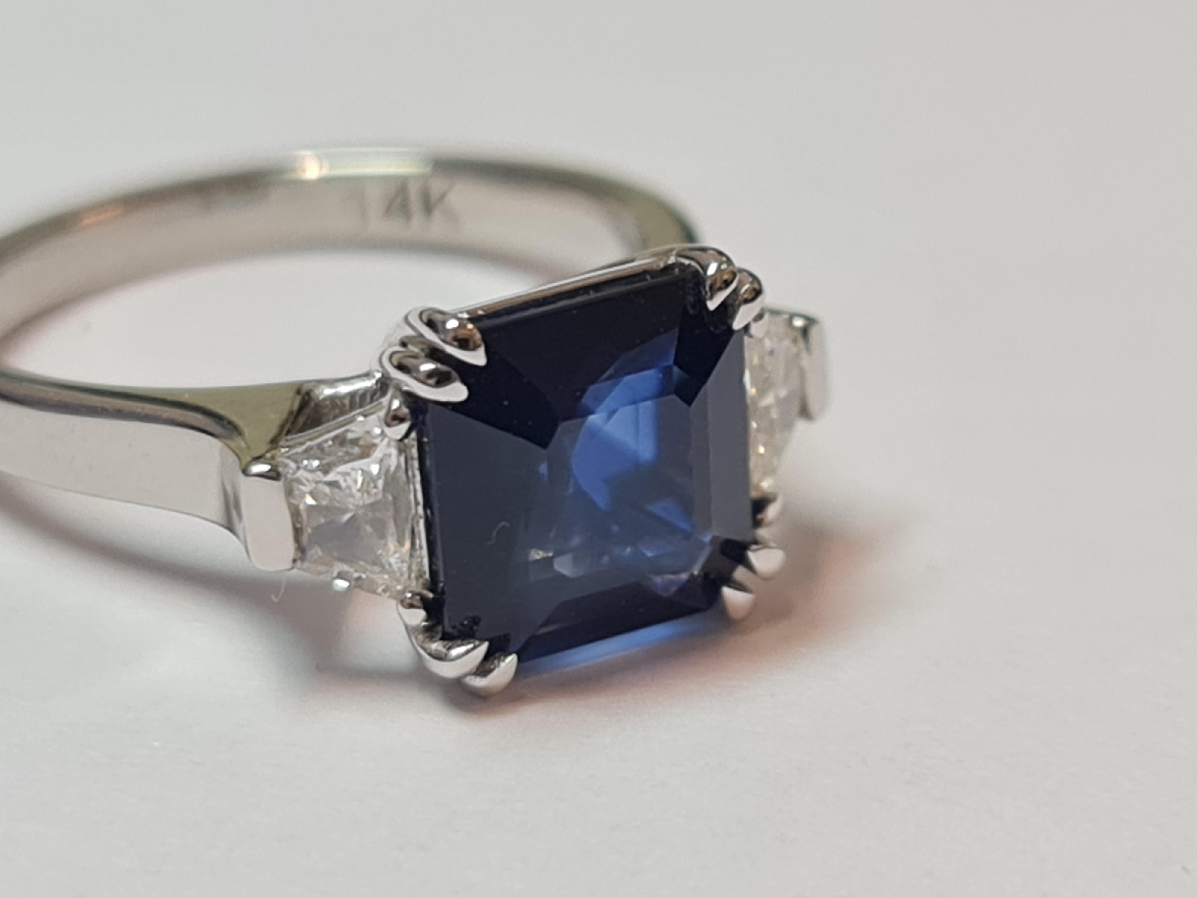 2.60 Carat Natural Sapphire Diamond Ring, 3 Stone Engagement Ring For Sale 3