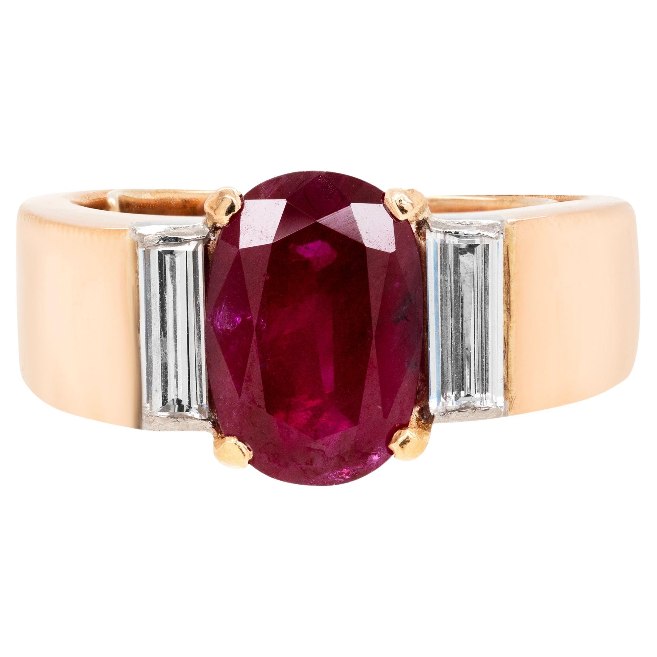 2.60 Carat Ruby and Diamond 18 Carat Yellow Gold Ring, circa 1960s For Sale