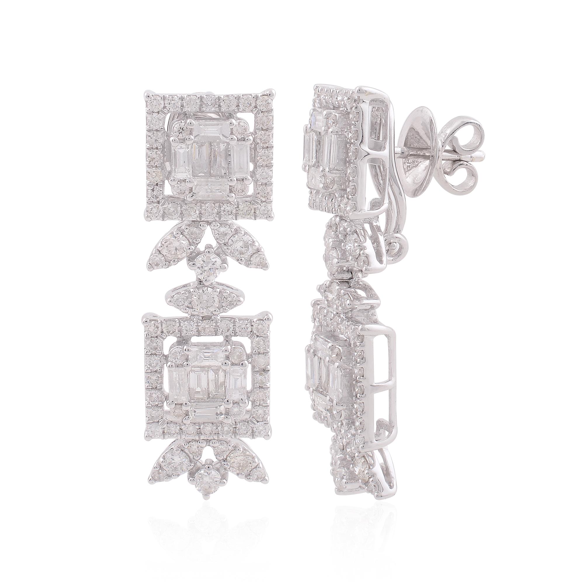 Artikel-Code :- SEE-1552
Bruttogewicht :- 9.88 gm
18k Weißgold Gewicht :- 9,36 gm
Natürlicher Diamant Gewicht :- 2,60 Karat  ( DURCHSCHNITTLICHE DIAMANT-REINHEIT SI1-SI2 & FARBE H-I )
Ohrringe Länge :- ca. 31 mm.

✦