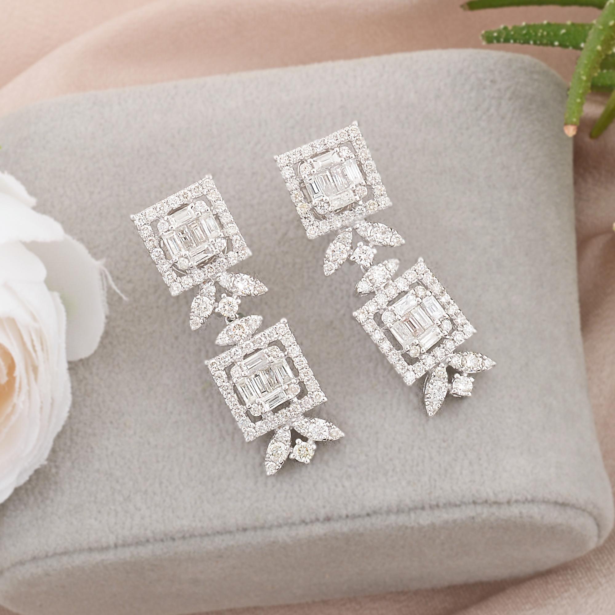 2,60 Karat SI/HI Baguette & runder Diamant-Ohrhänger aus 18 Karat Weißgold (Baguetteschliff) im Angebot