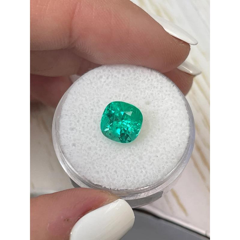 2.60 Carat Vivid Bluish Green Colombian Emerald - Cushion Cut Chivor May Births In New Condition For Sale In Jupiter, FL