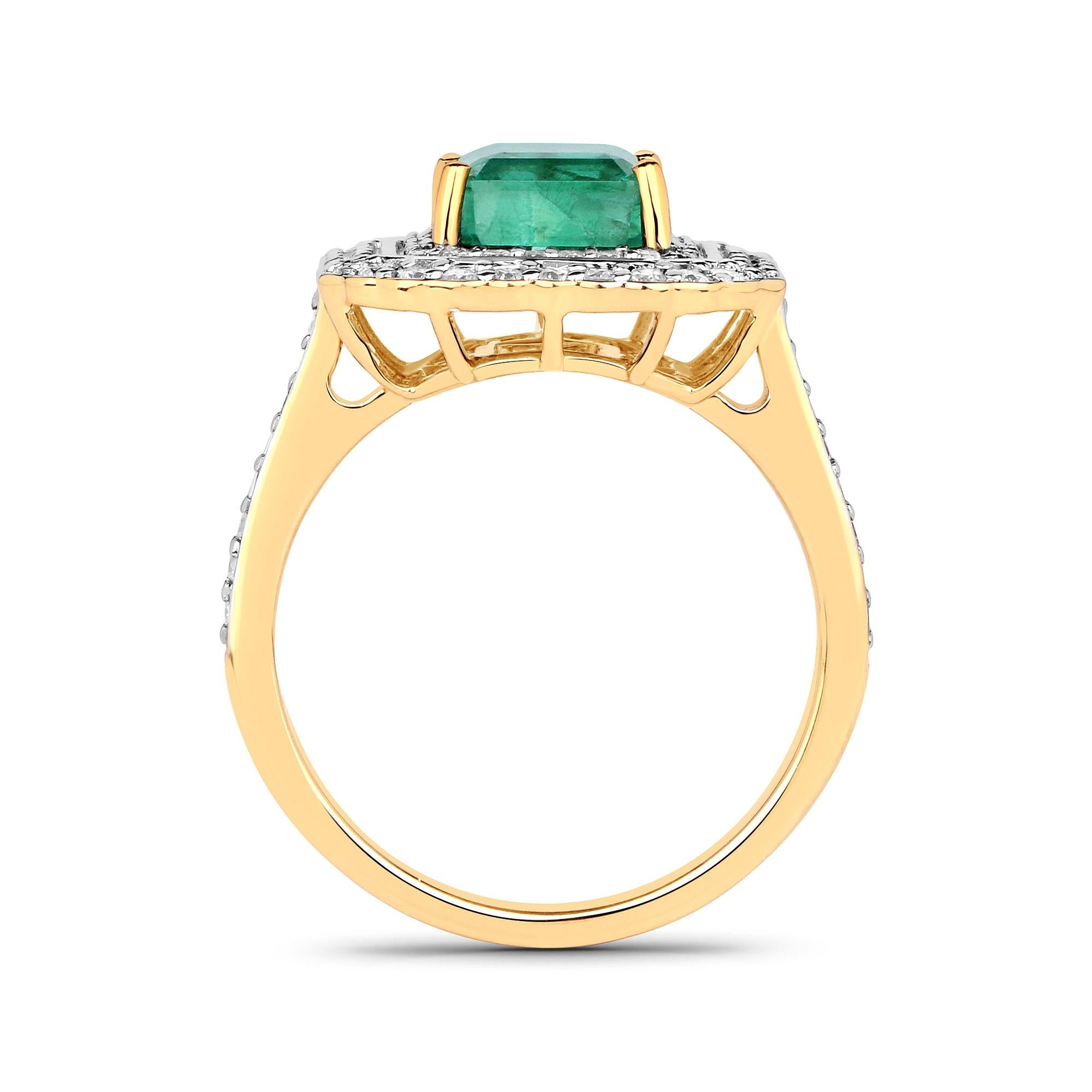 Contemporary 2.60 Carat Zambian Emerald and Diamond 18 Karat Yellow Gold Cocktail Ring For Sale