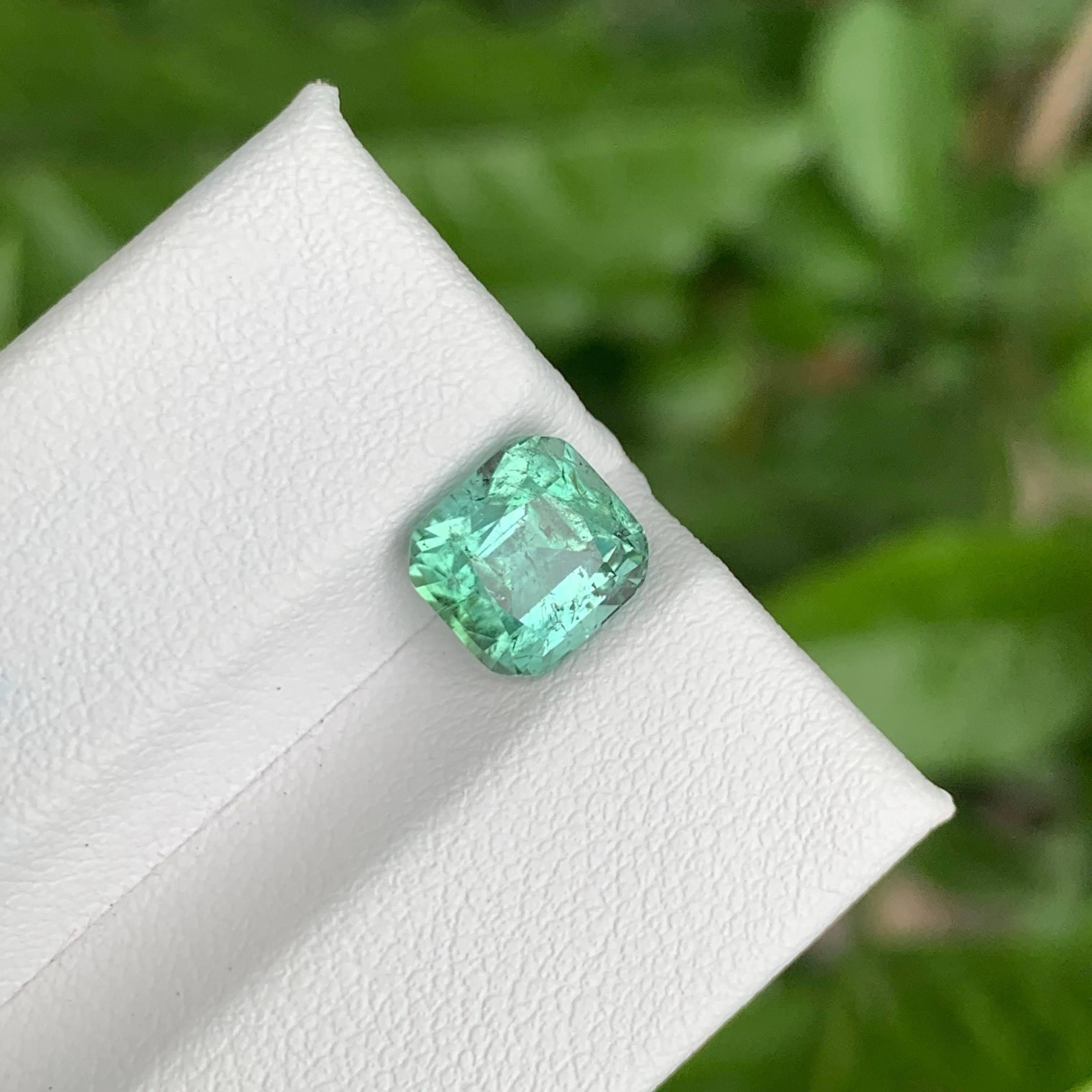 2,60 Karat Hellgrüner Turmalin Stein Cushion Cut Afghanischer Edelstein im Angebot 3