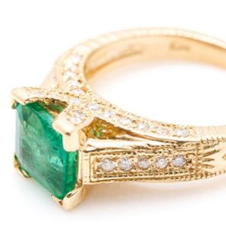 Emerald Cut 2.60 Carat Natural Emerald and Diamond 14 Karat Solid Yellow Gold Ring For Sale