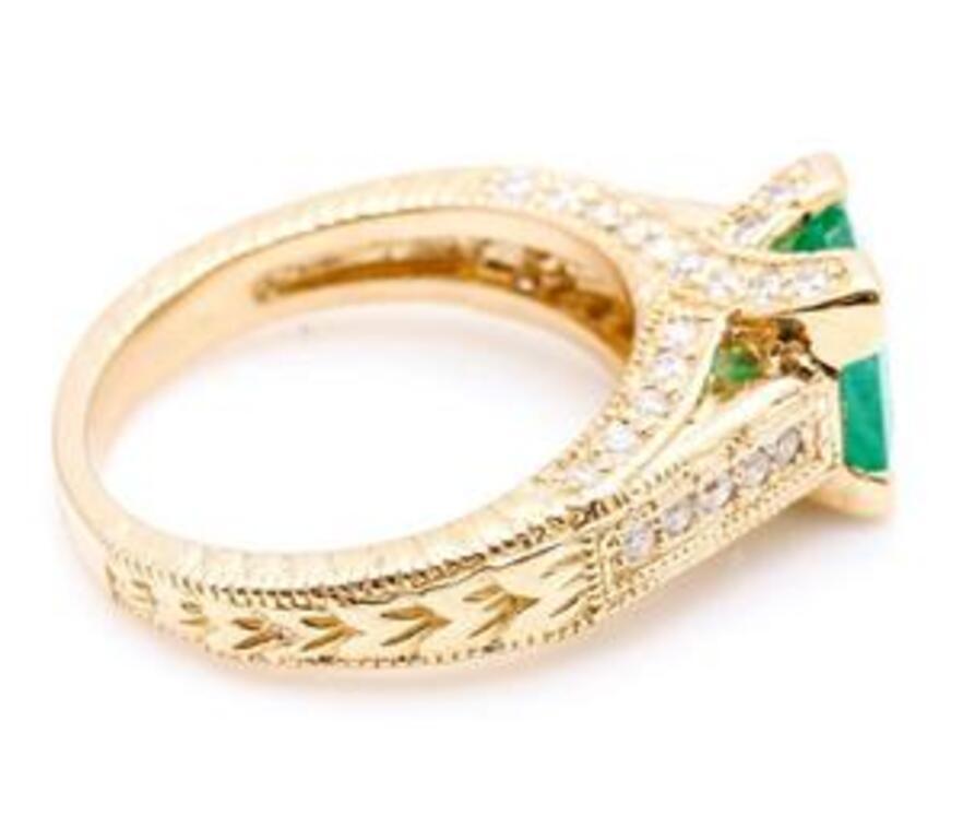 2.60 Carat Natural Emerald and Diamond 14 Karat Solid Yellow Gold Ring For Sale 1
