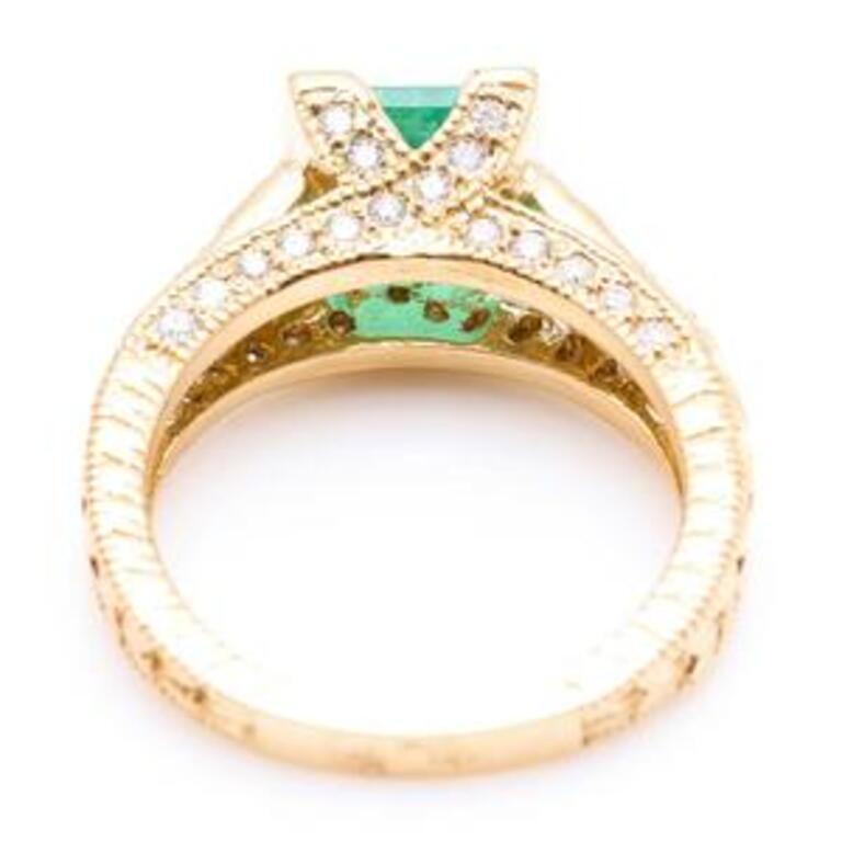 2.60 Carat Natural Emerald and Diamond 14 Karat Solid Yellow Gold Ring For Sale 2