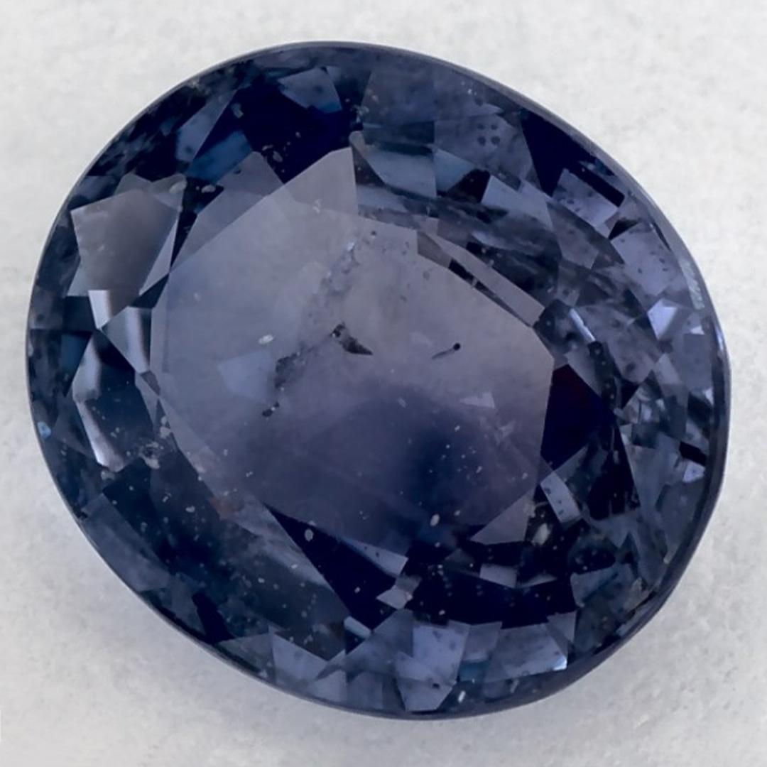 Pierre de naissance très précieuse du mois de septembre, d'un bleu ravissant. On pense qu'ils apportent chance et fortune dans la vie.

Explorez la vibrante collection d'émeraudes, de rubis et de saphirs de notre magasin, disponibles sous forme de