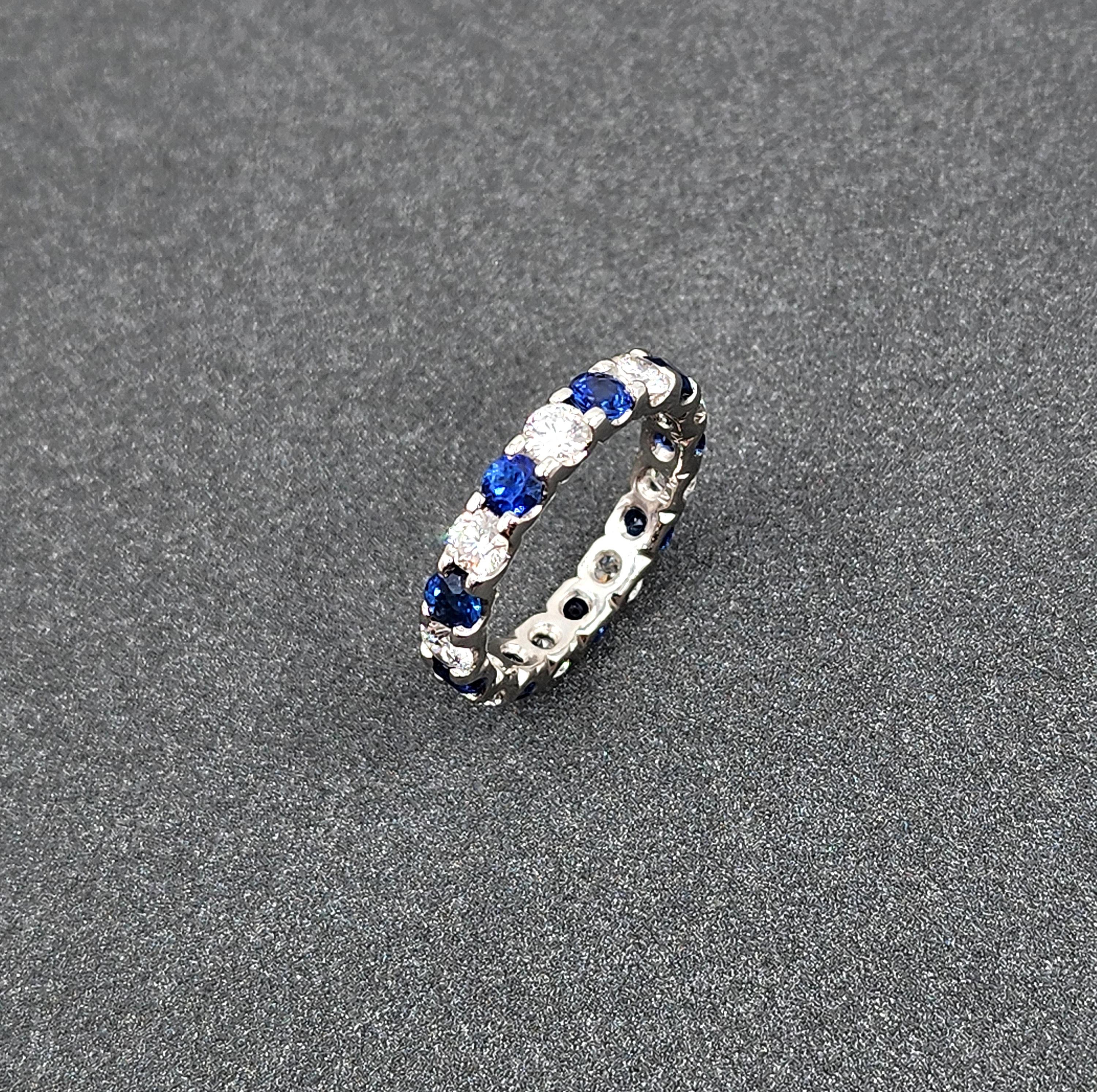 Round Cut 2.60 ct Natural Sapphire & Diamond Eternity Ring For Sale