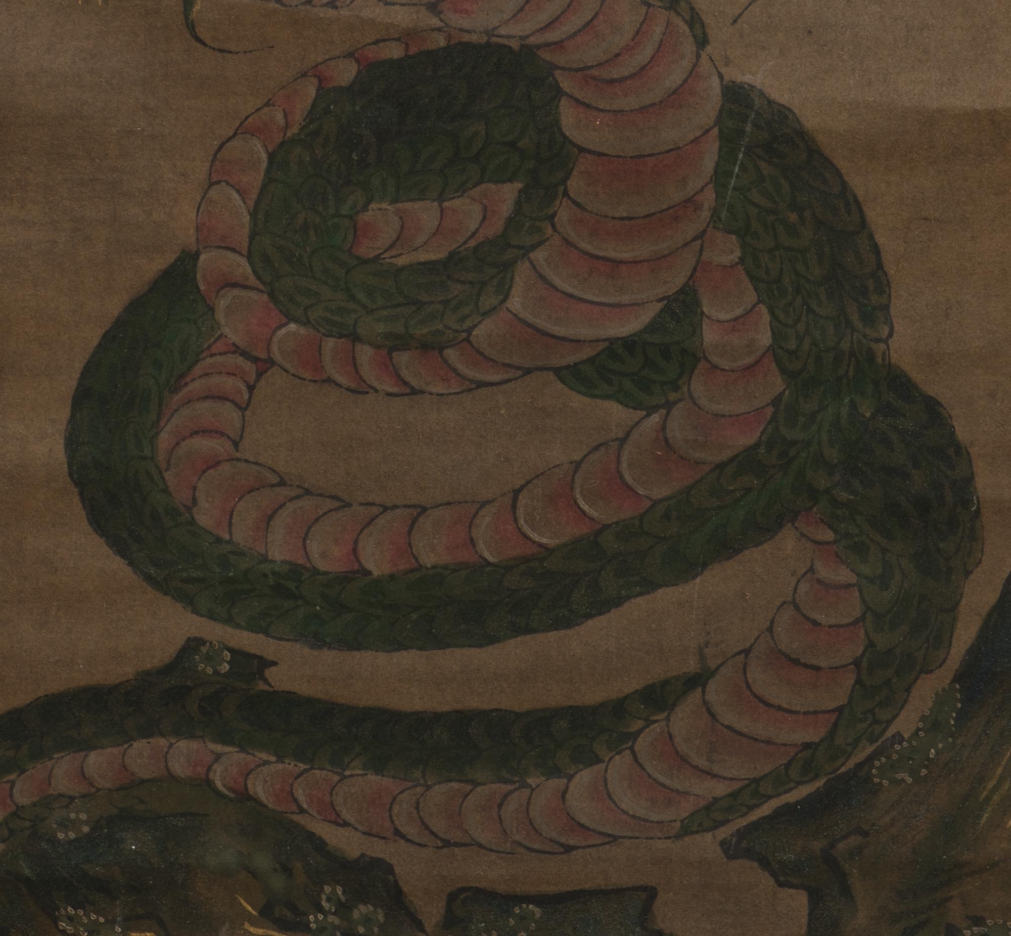 Rouleau suspendu japonais vieux de 260 ans avec peinture de la divinité du dragon à 9 têtes en vente 3