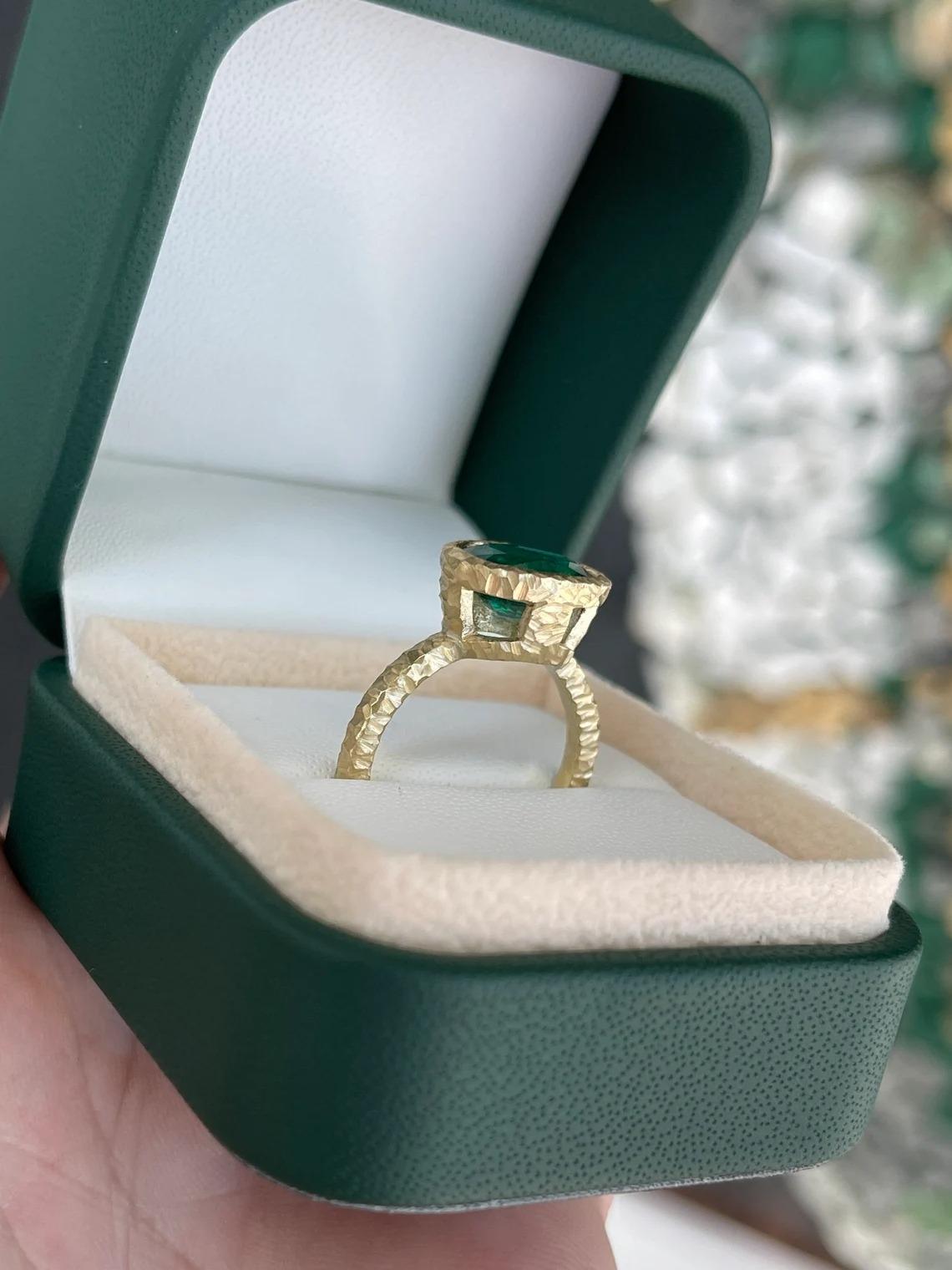 2.60ct 18K AAA Fine Quality Rich Dark Green Oval Cut Emerald Solitaire Ring 750 In New Condition For Sale In Jupiter, FL