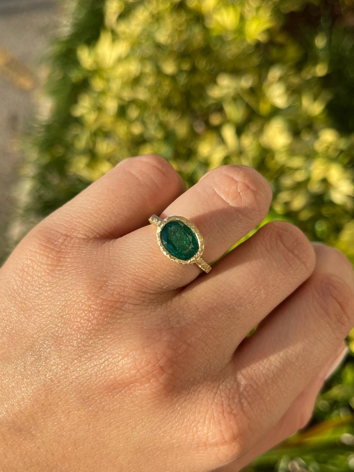 Women's 2.60ct 18K AAA Fine Quality Rich Dark Green Oval Cut Emerald Solitaire Ring 750 For Sale