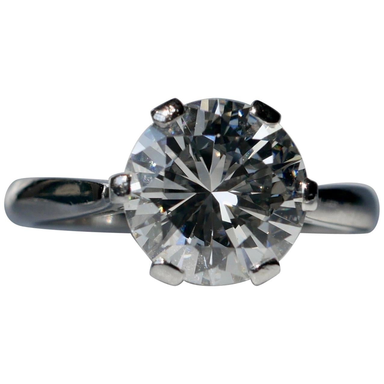 2.60 Carat White Round Brilliant Cut Diamond Platinum Solitaire Engagement Ring For Sale