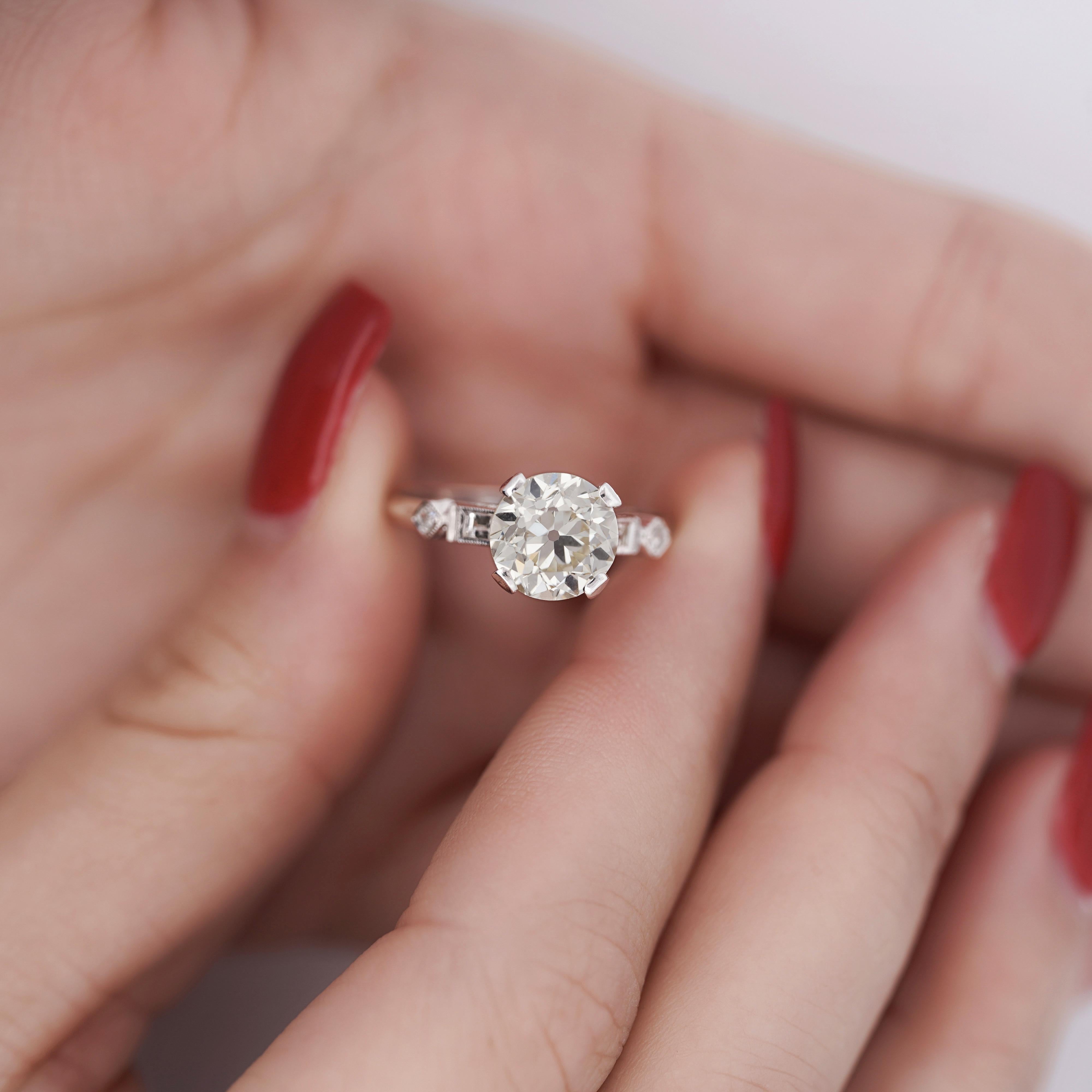 2.61 Carat European Cut M-N/VS1 Diamond Vintage Art Deco Engagement Ring For Sale 3